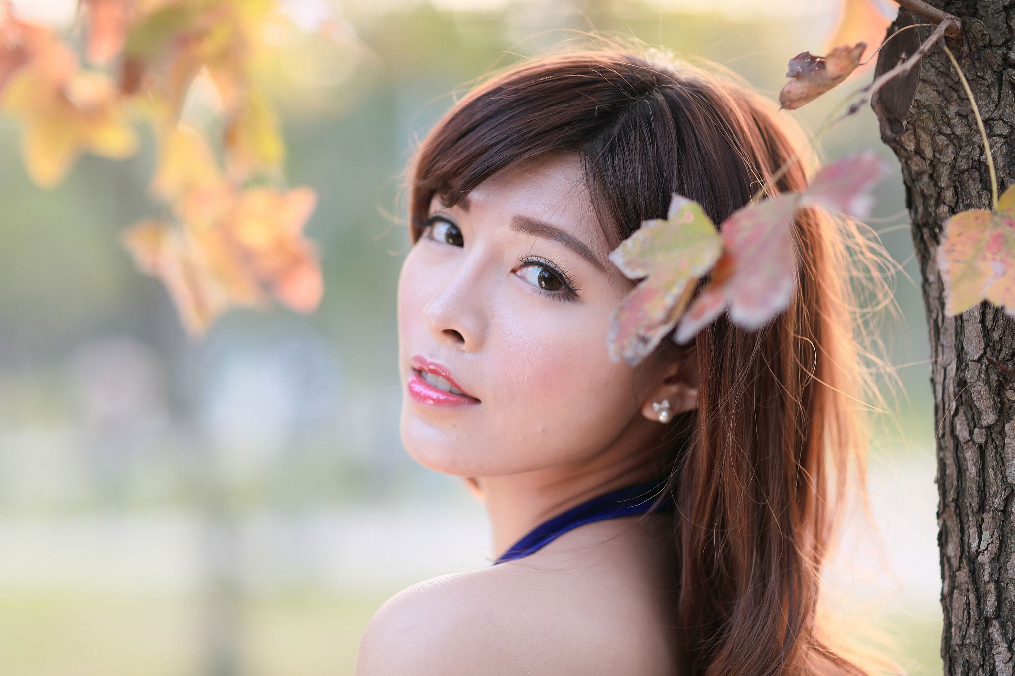 冰山美人廖坎蒂《初夏公园外拍》_第1张