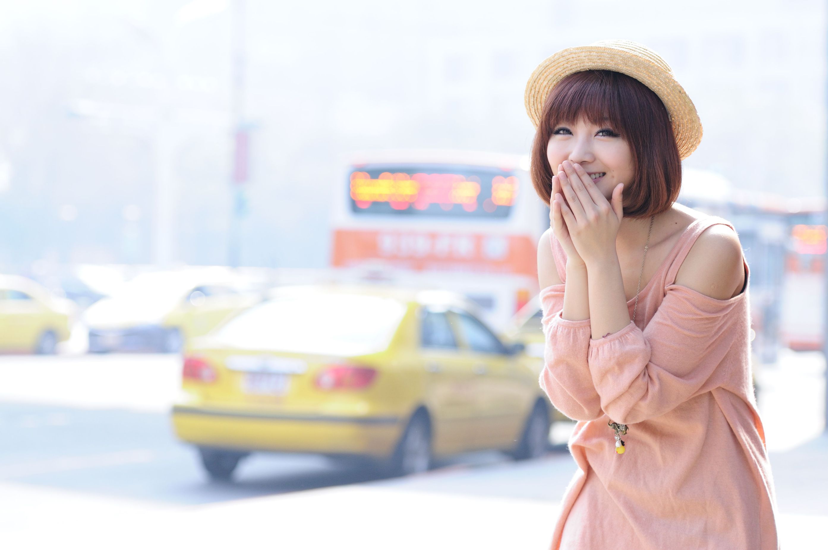 短发美女小猪patty《2组小清新街拍》_第1张