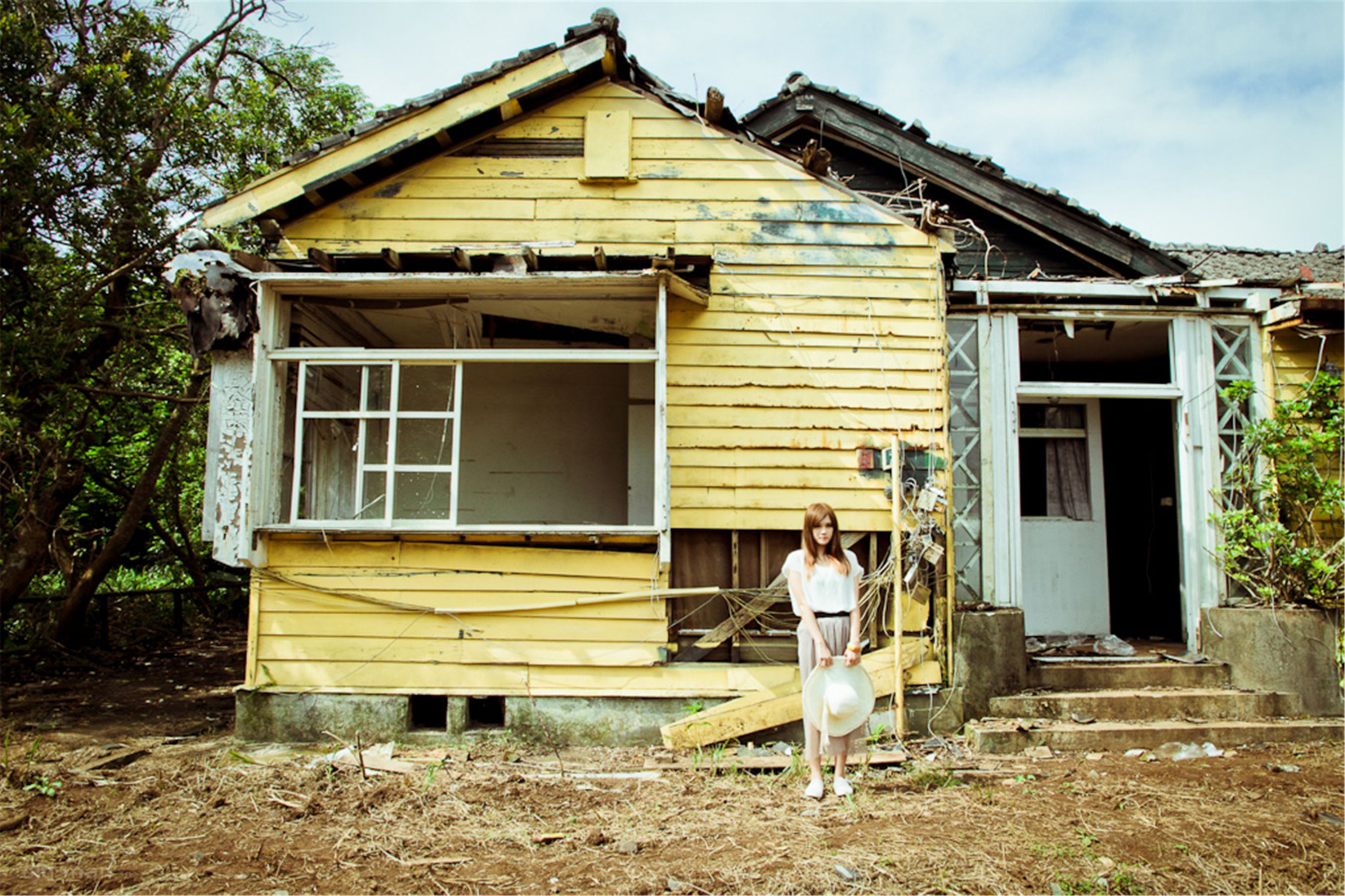 台湾模特熊维妮《美军宿舍随拍》_第2张