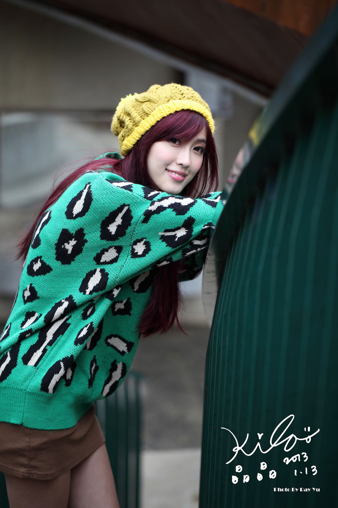 台湾模特廖挺伶/Kila晶晶《绿色长衣+长靴》街拍_第2张