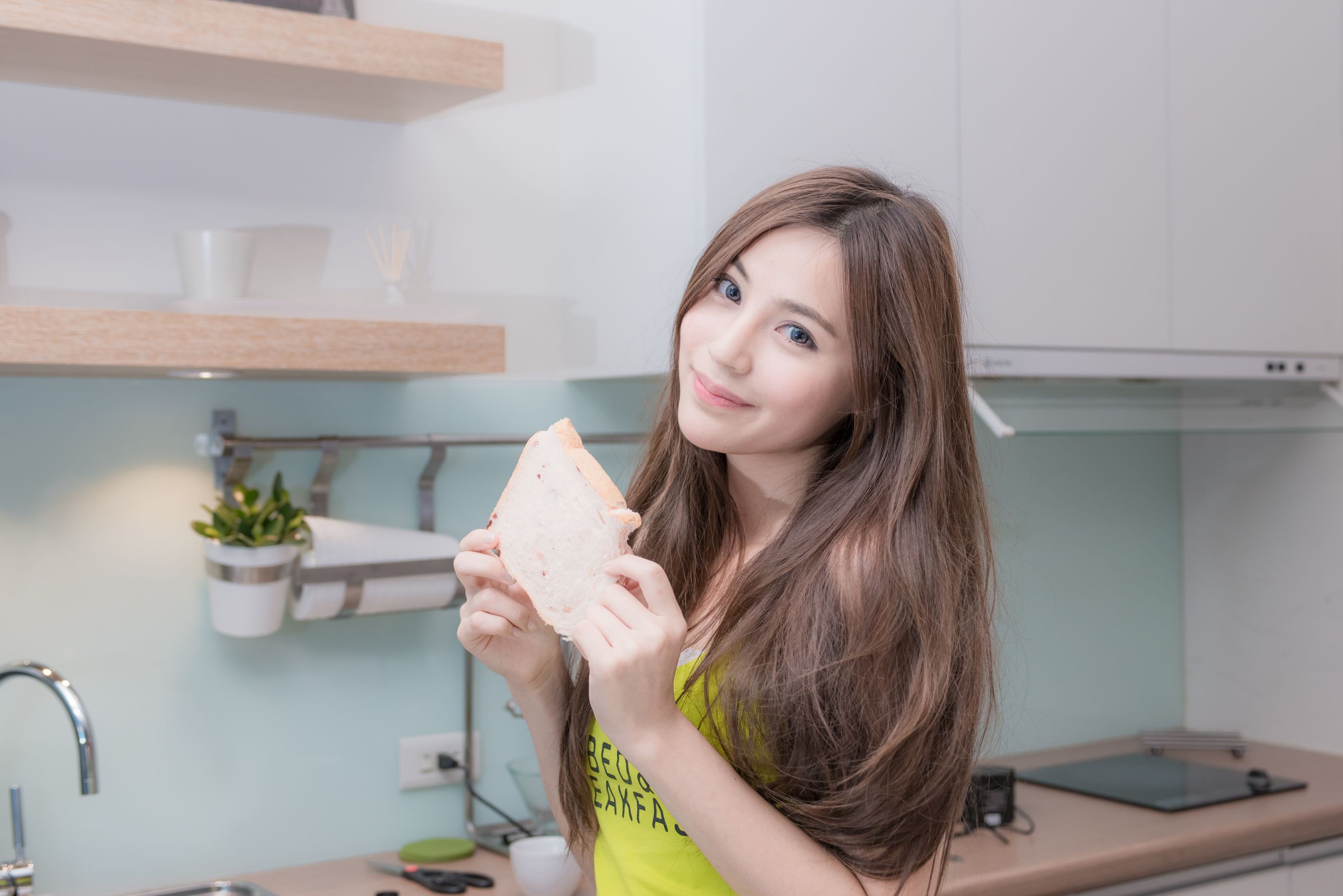 辜莞允、邱慧雯《极品台湾姐妹花》居家_第5张