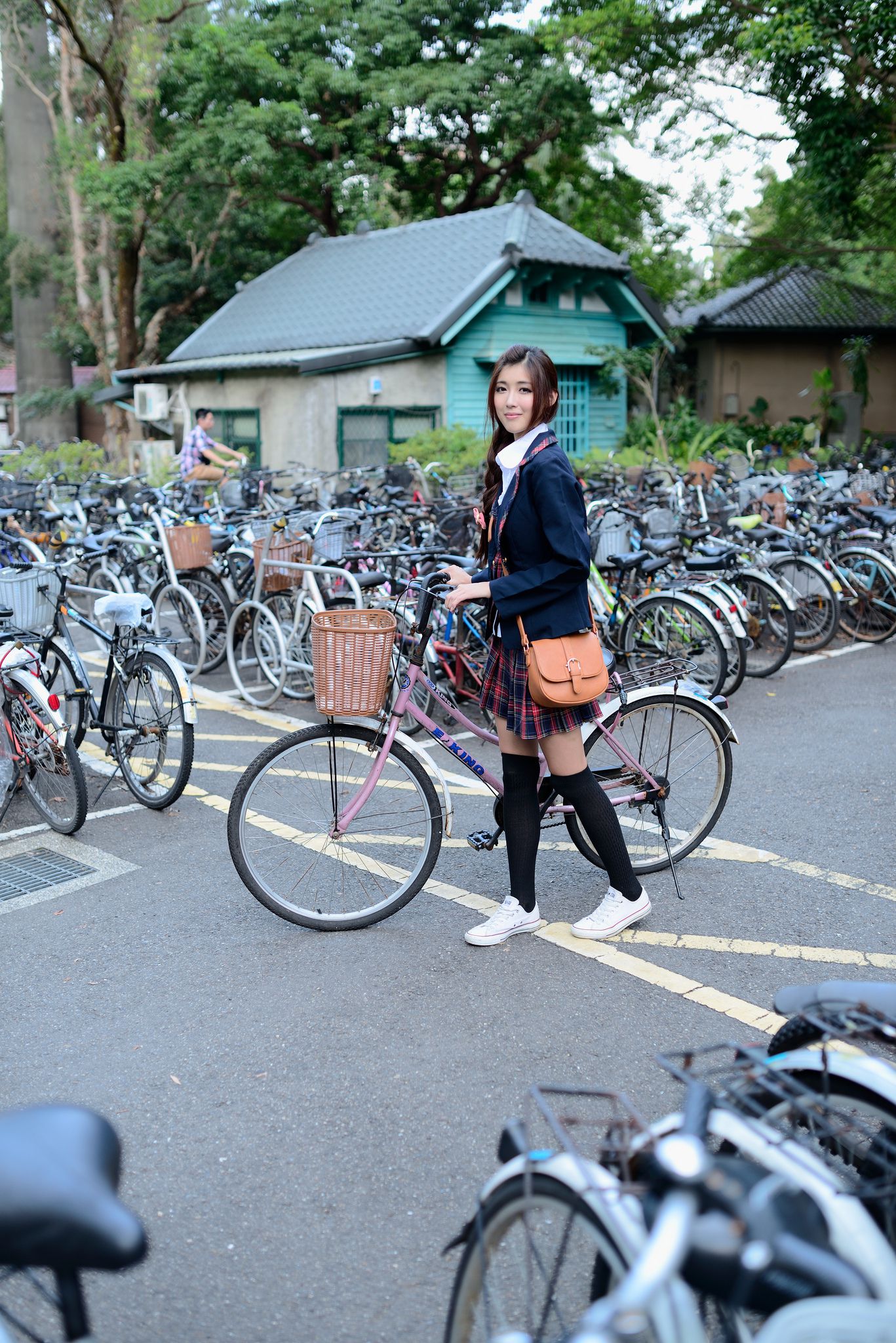 廖挺伶/Kila晶晶《极品学妹 放学路上》_第2张