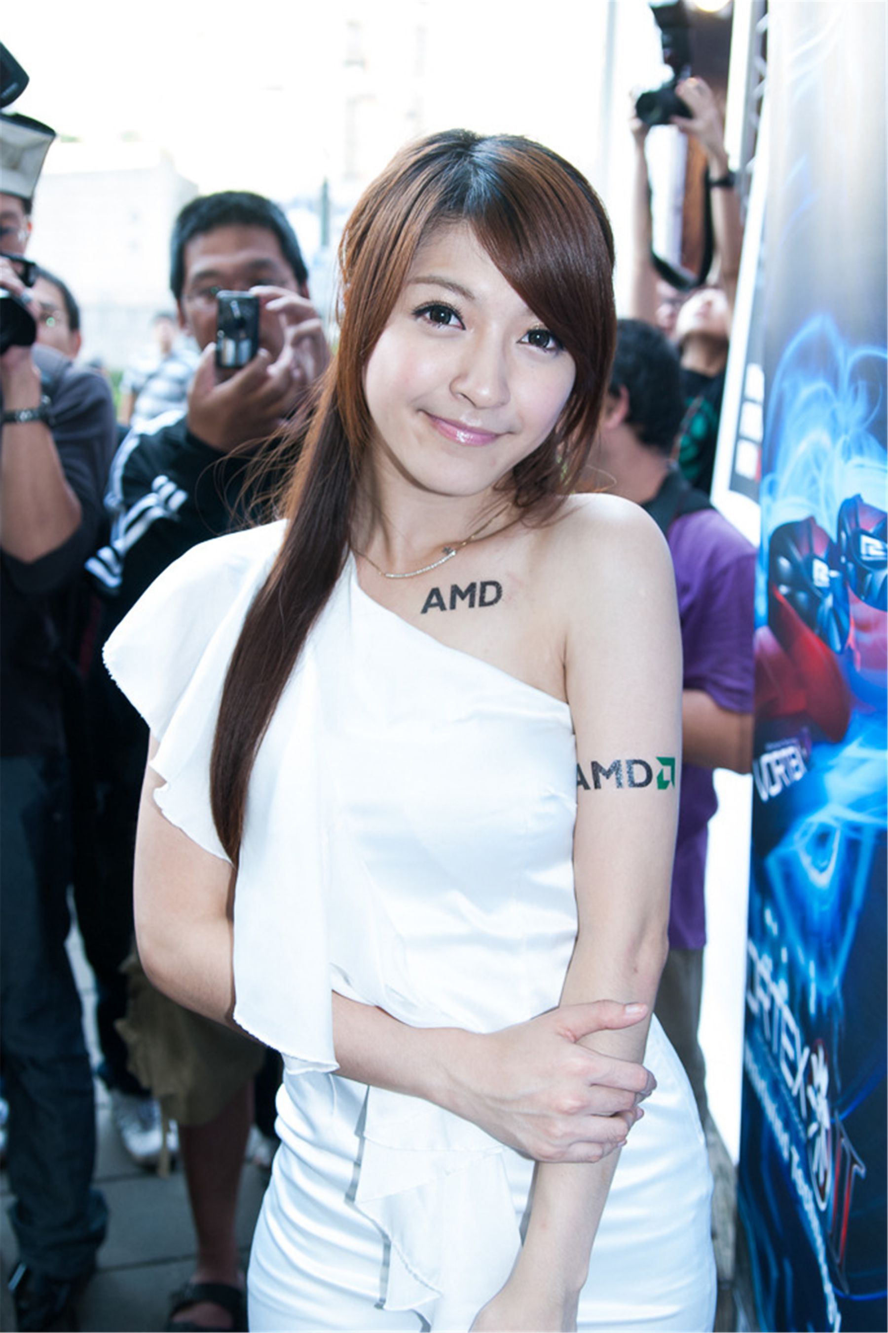 台湾模特蓓蓓《光华商场AMD展台》高清套图_第5张