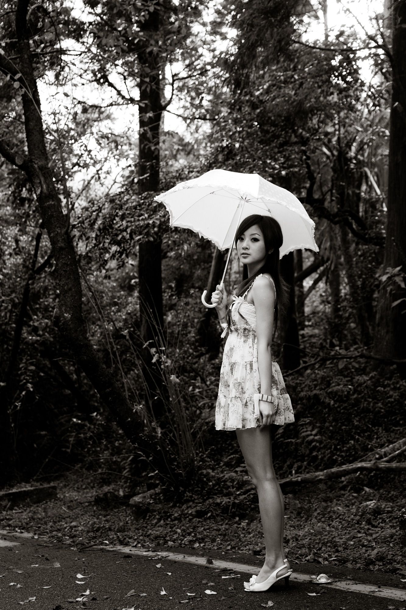 Mikako/张凯洁《白色圓舞曲x黑色執念》陽明山竹子湖外拍_第2张