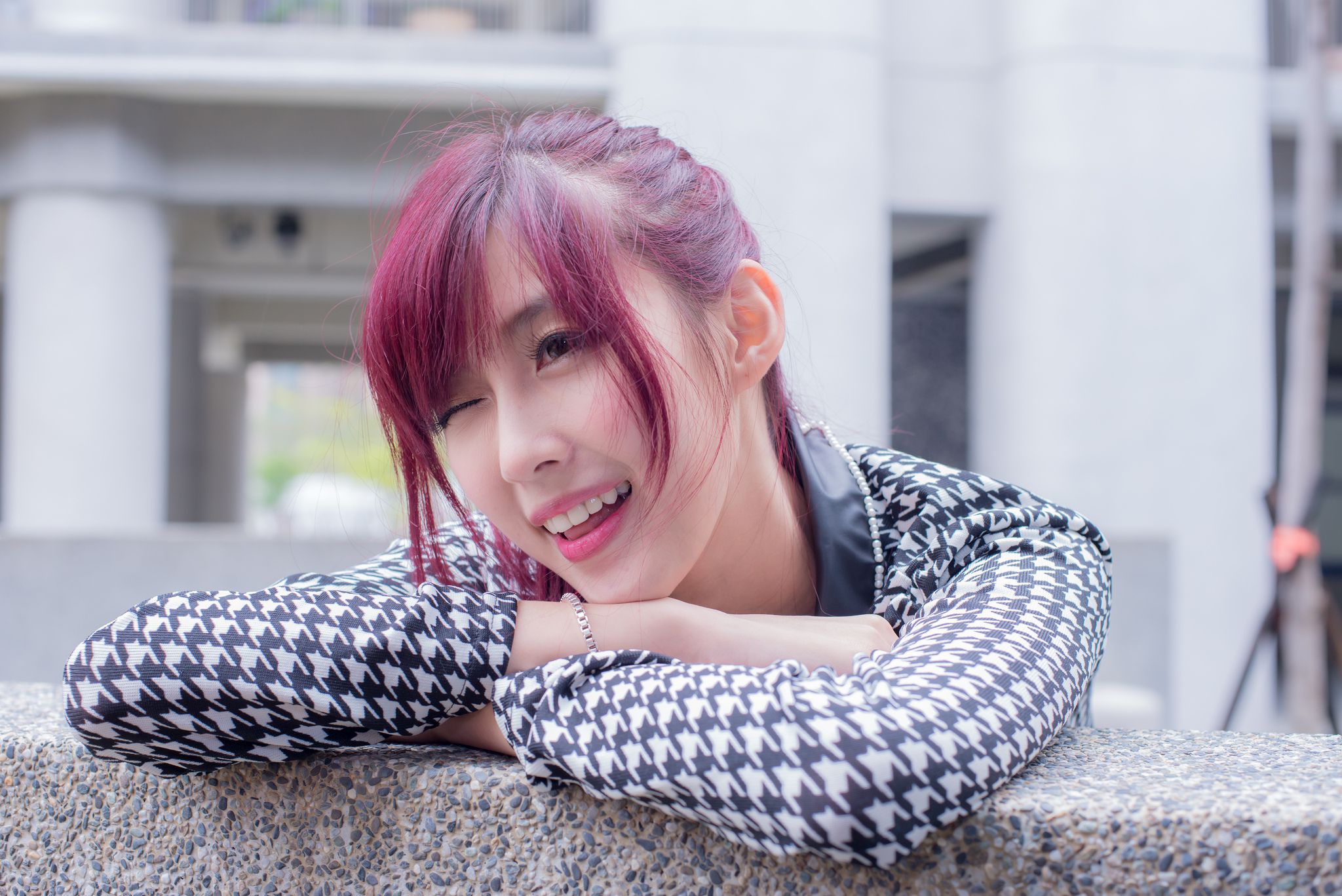 廖挺伶/Kila晶晶《超短裙+长靴街拍》_第1张