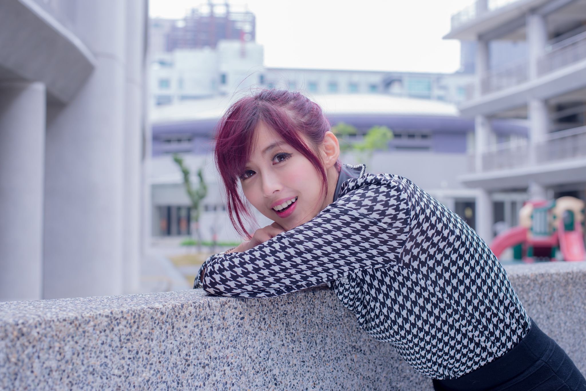 廖挺伶/Kila晶晶《超短裙+长靴街拍》_第2张