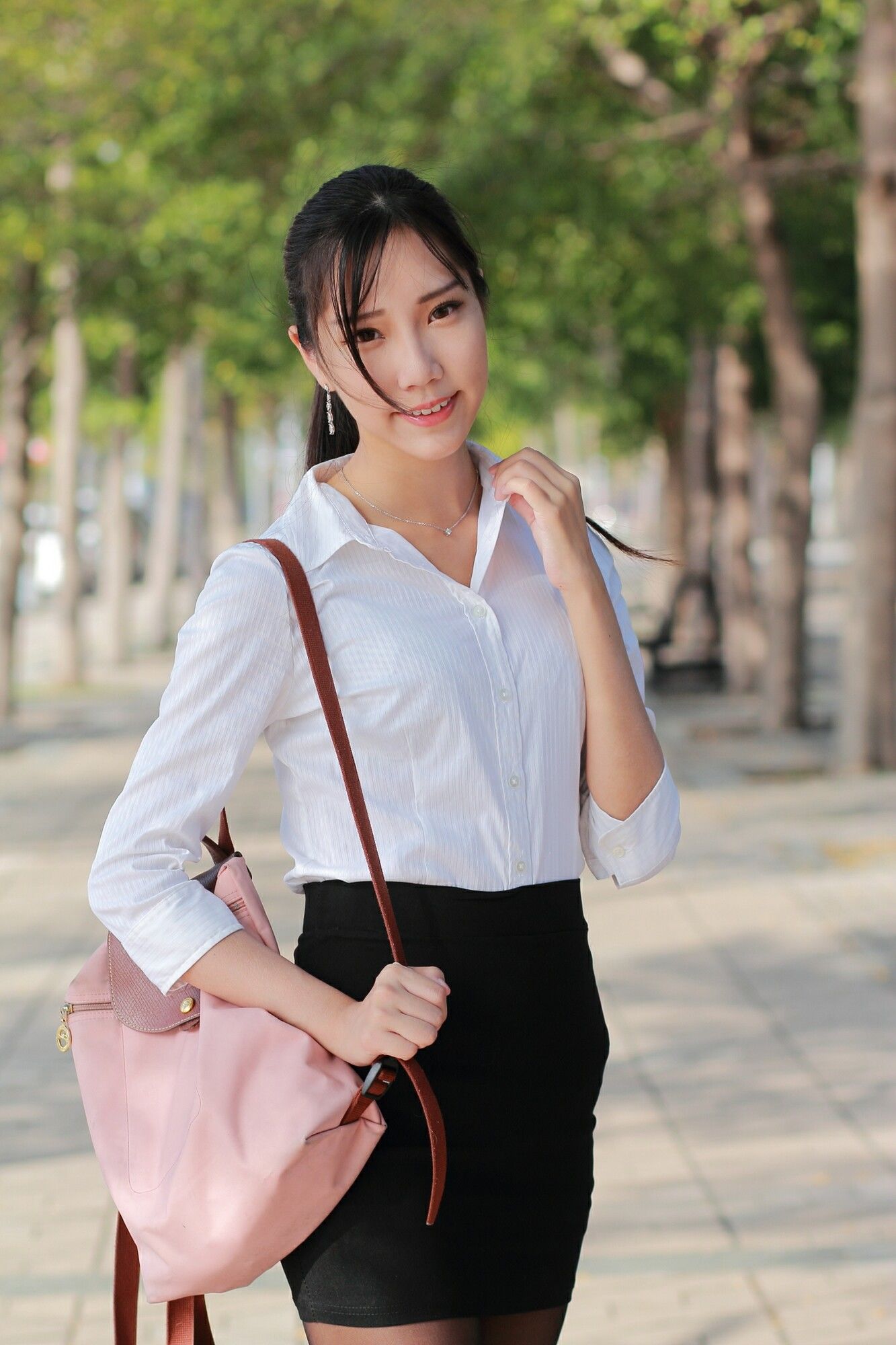 [台湾正妹] 豬比《兒童美術館外拍》_第3张