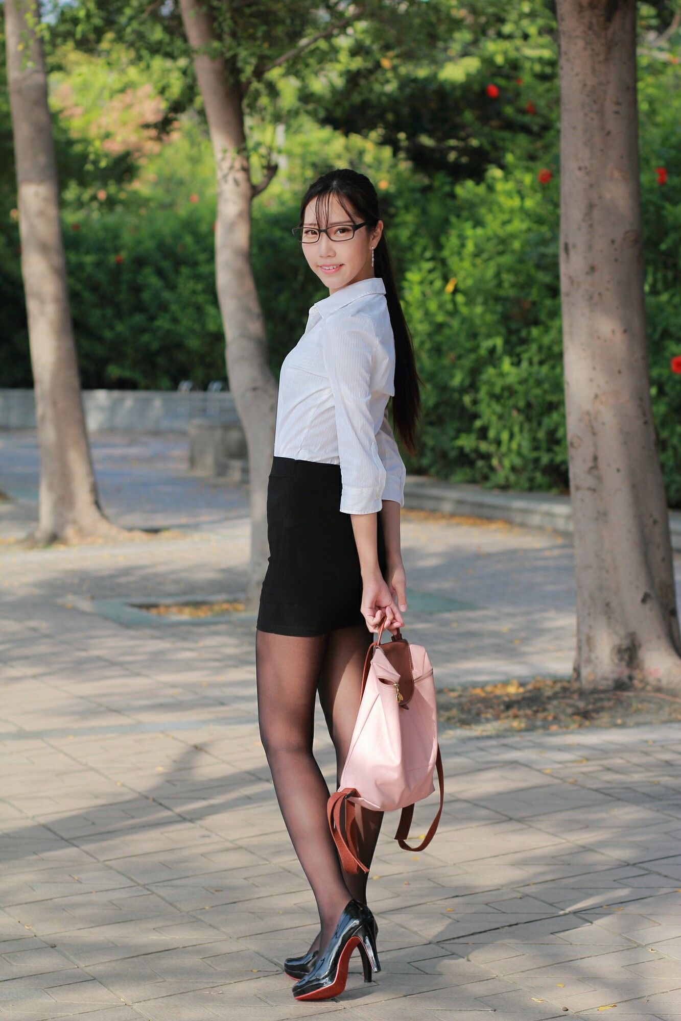 [台湾正妹] 豬比《兒童美術館外拍》_第5张