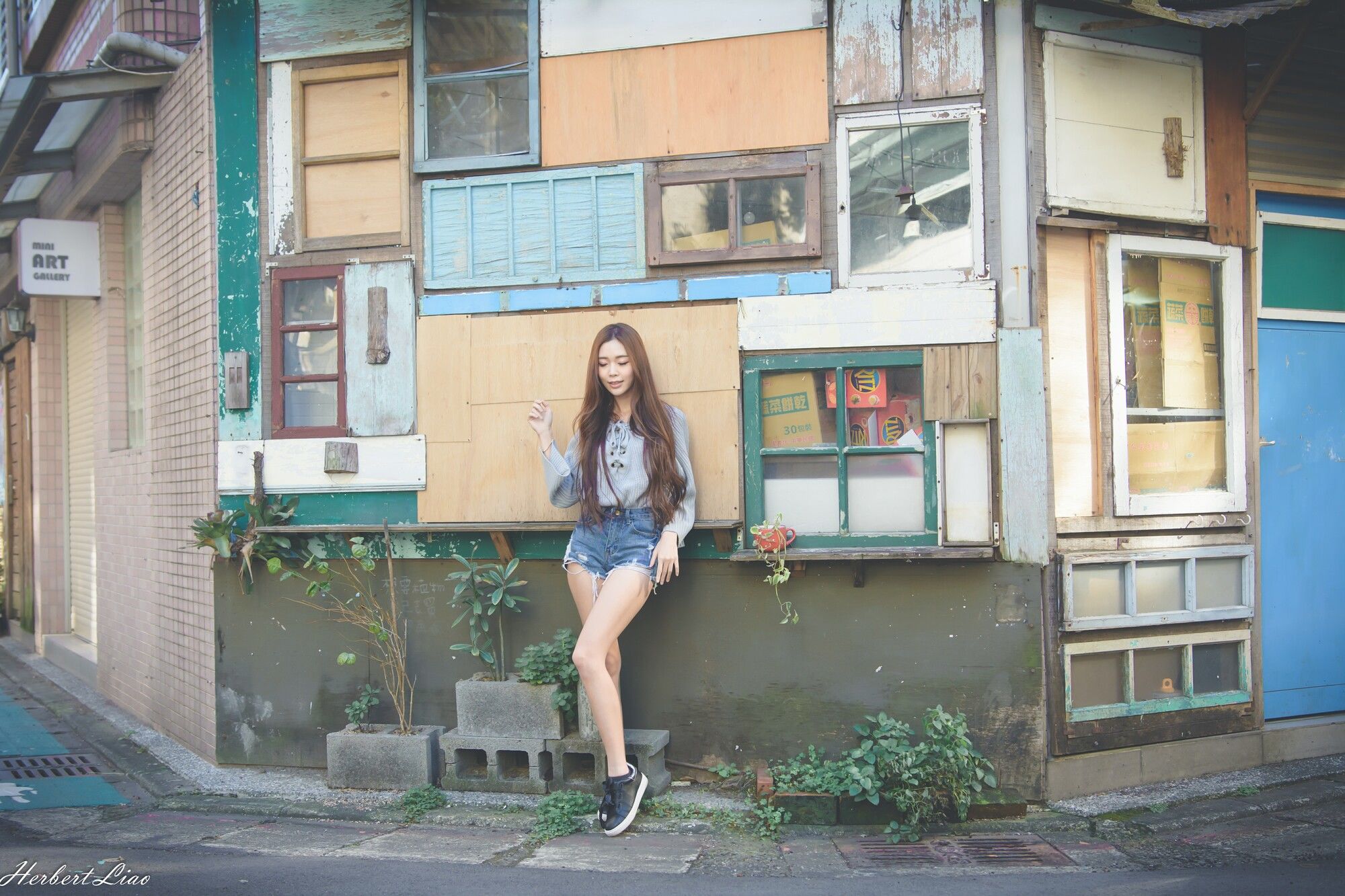 [台湾正妹] 黄上晏Rubis《古亭站周邊~牛仔热裤街拍》_第2张