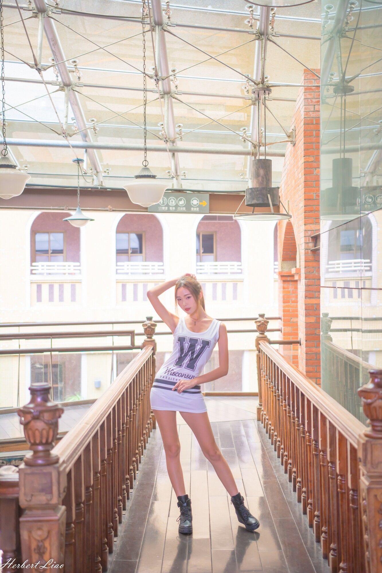 [台湾正妹] 黄上晏Rubis《剝皮寮~包臀背心系列》_第2张