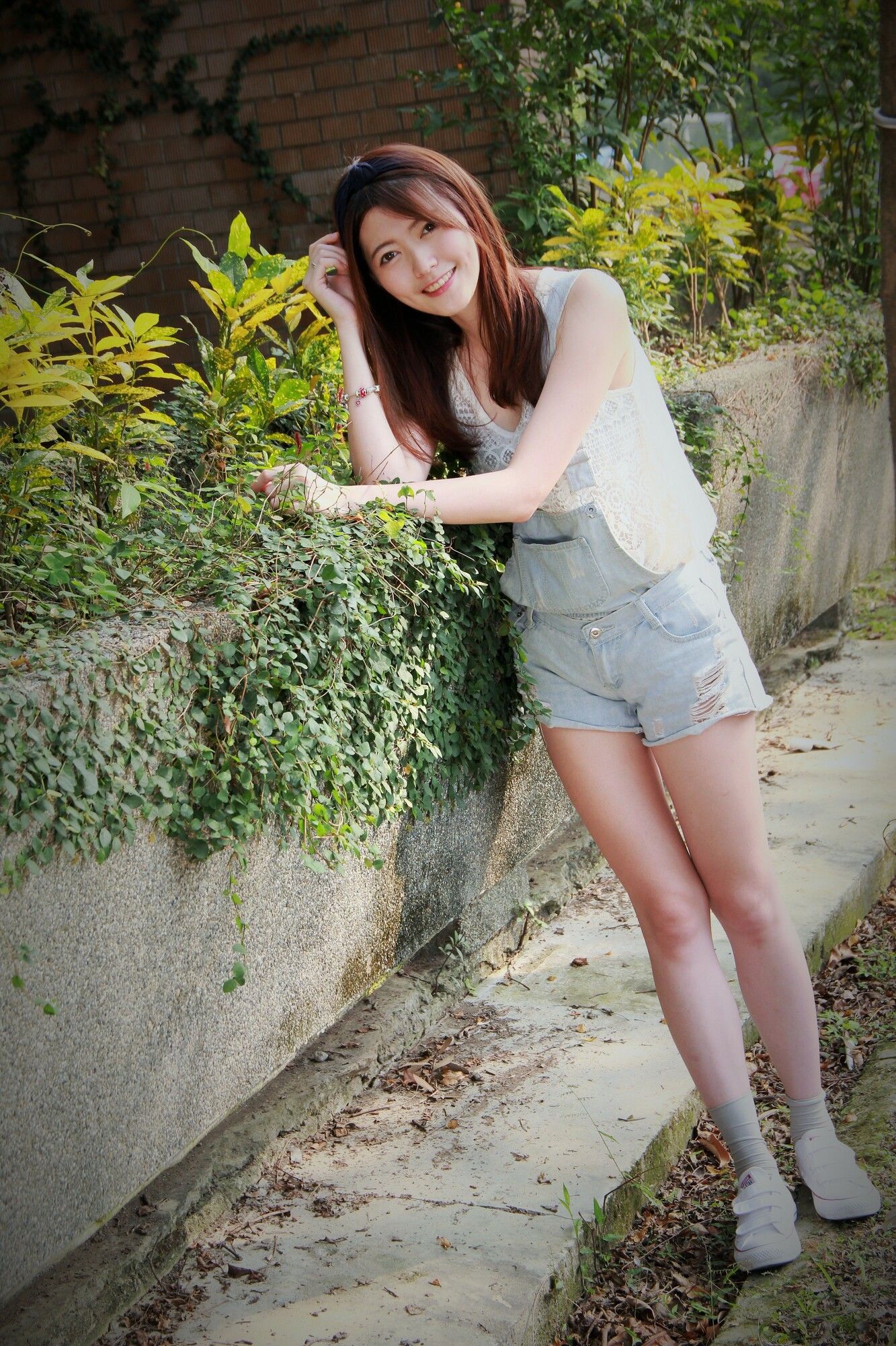 [台湾网红美女] Brindy薛薛/黄品瑄《台湾大学外拍》_第2张