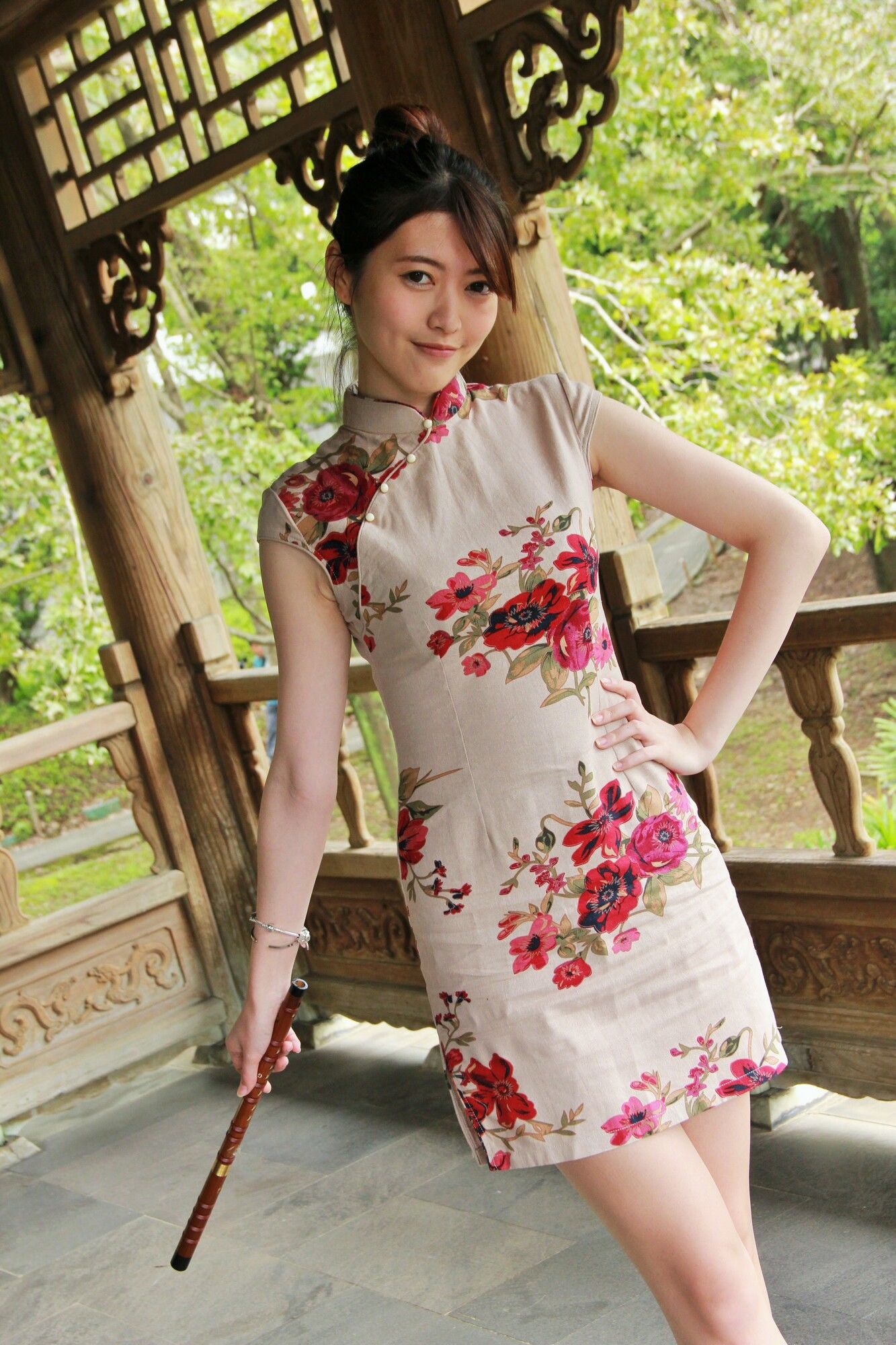 [台湾正妹] 黄品瑄/Brindy薛薛《至善園旗袍外拍》_第1张