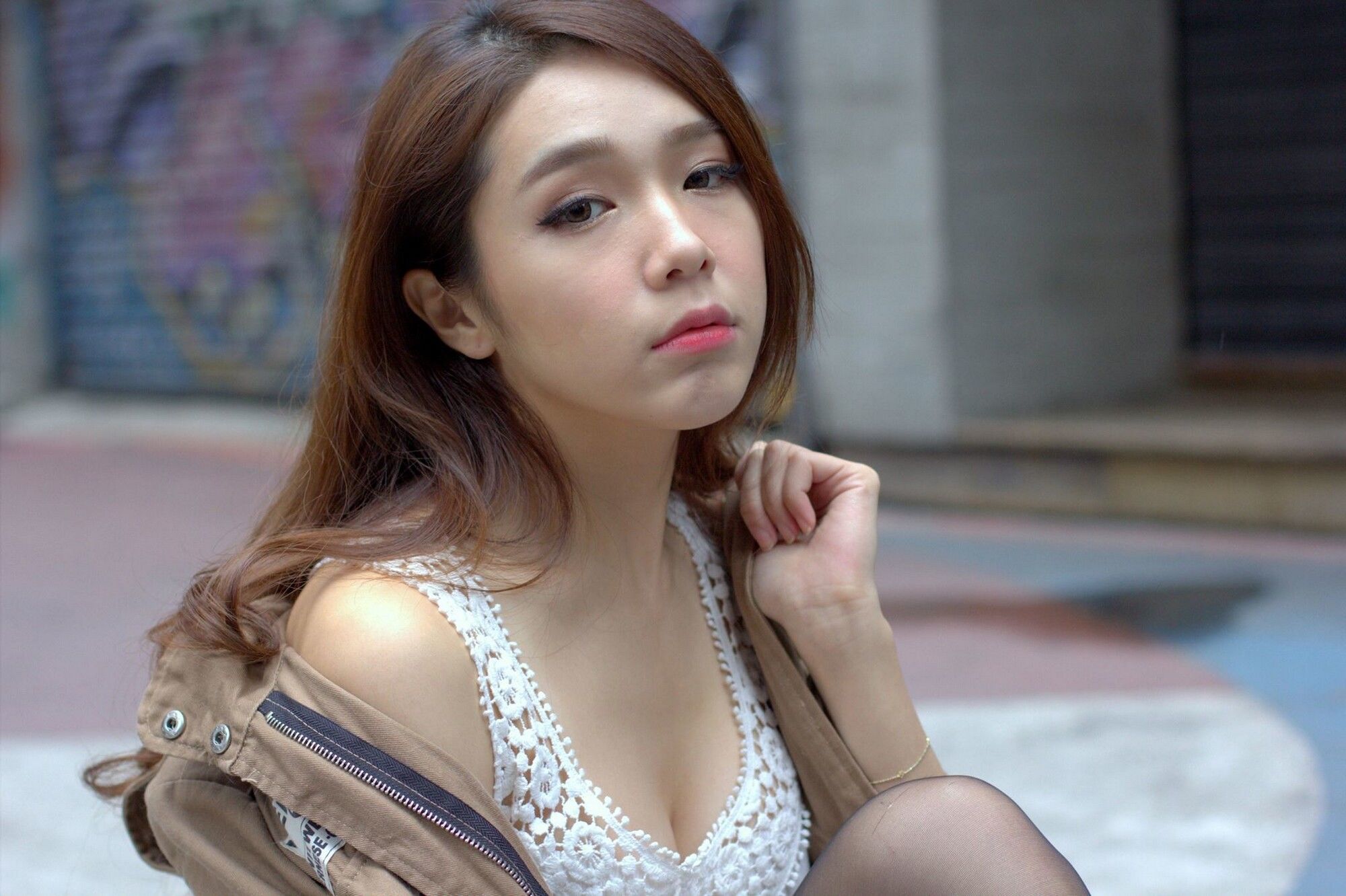 [台湾网红美女] Baby66 黑丝街拍_第1张