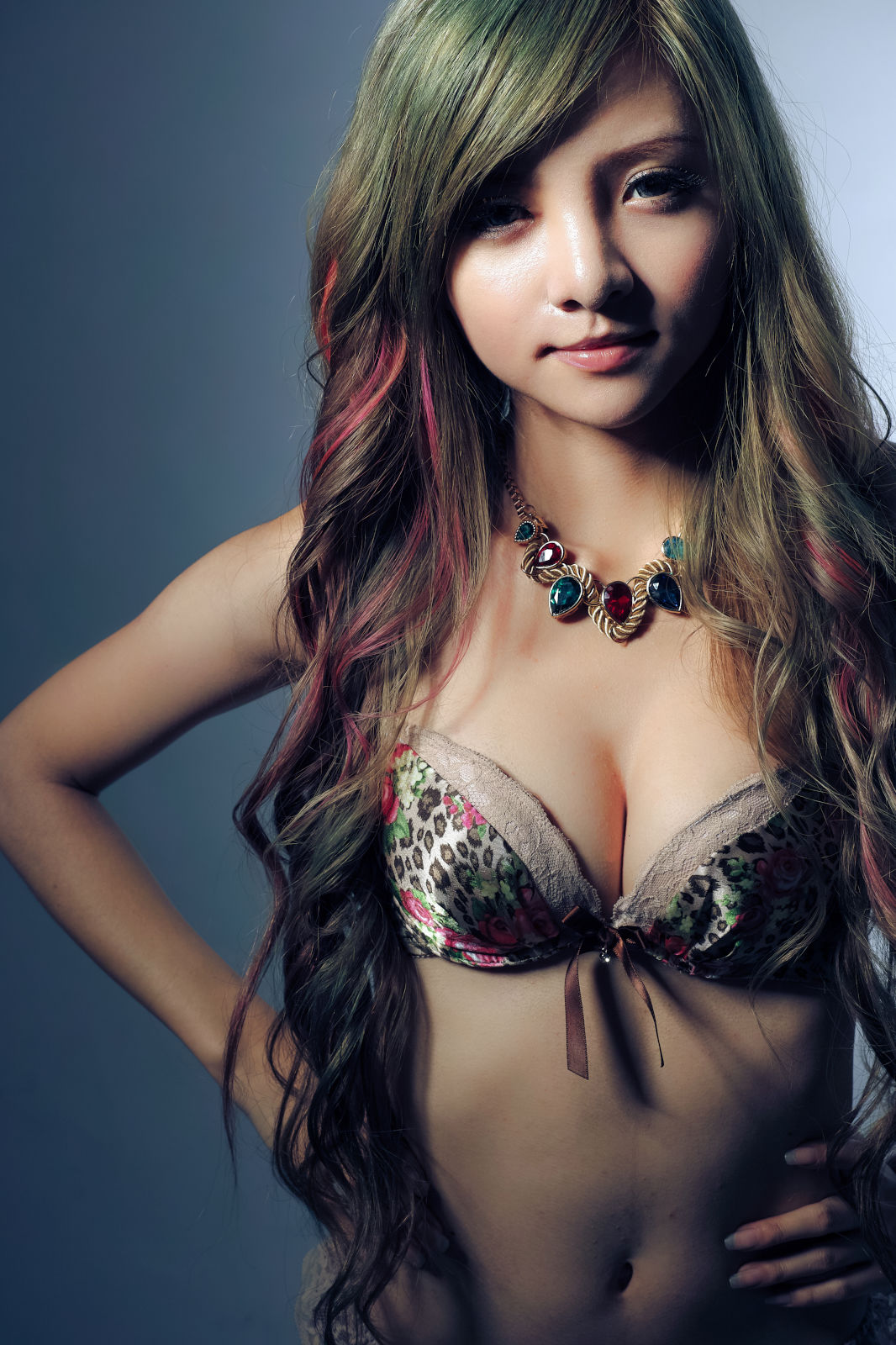 [台湾网红美女] Corrine李玟儒《性感内衣棚拍》_第5张