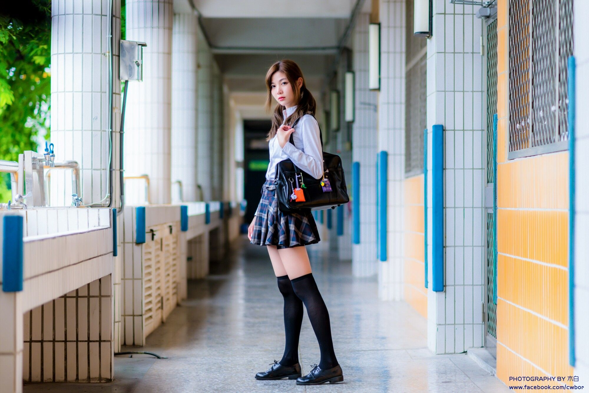 [台湾网红美女] Dash Xu/許琬珍《午場 油廠國小時裝外拍》_第1张