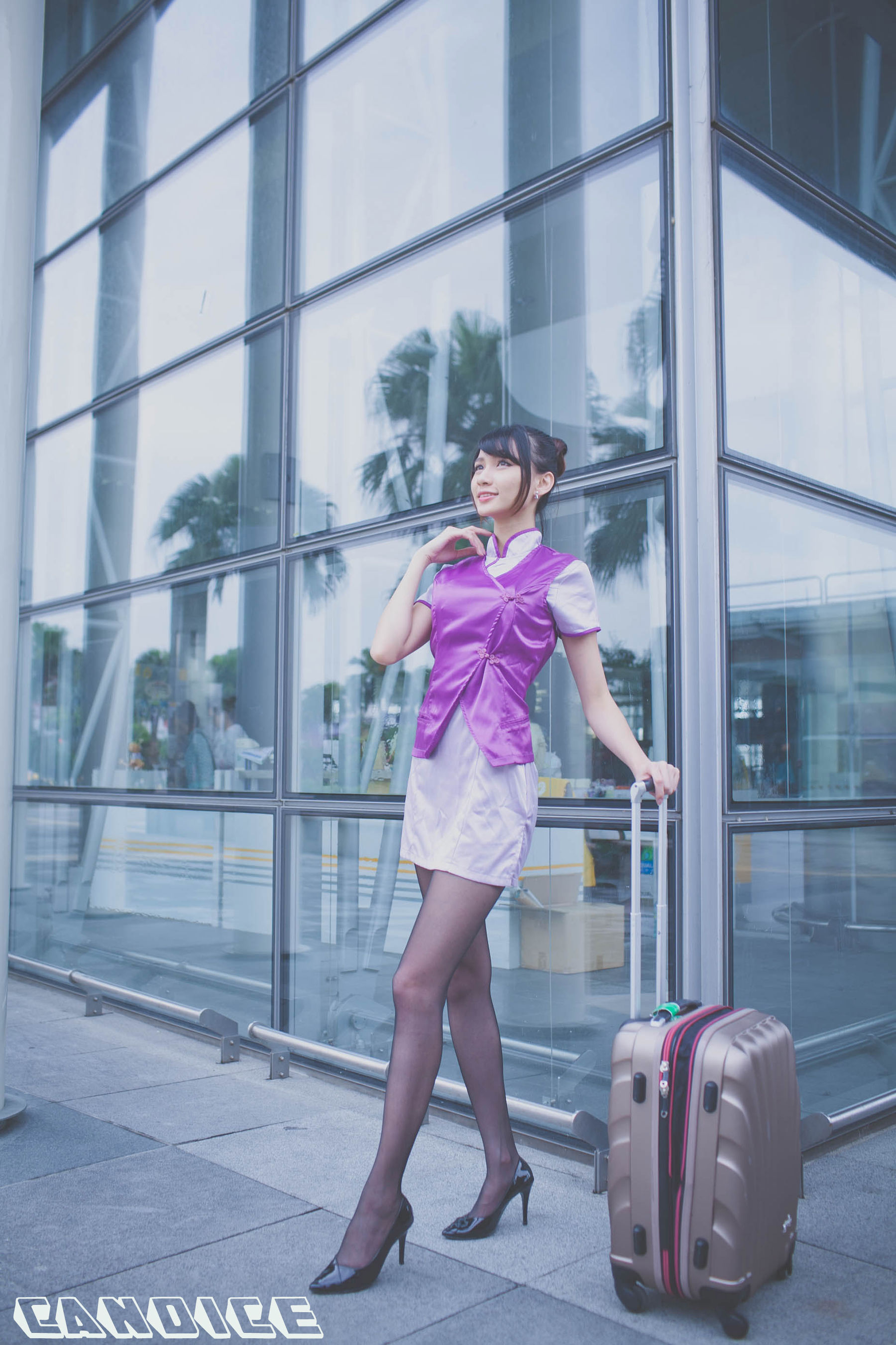 [台湾正妹] 蔡译心Candice《空姐黑丝街拍》_第2张