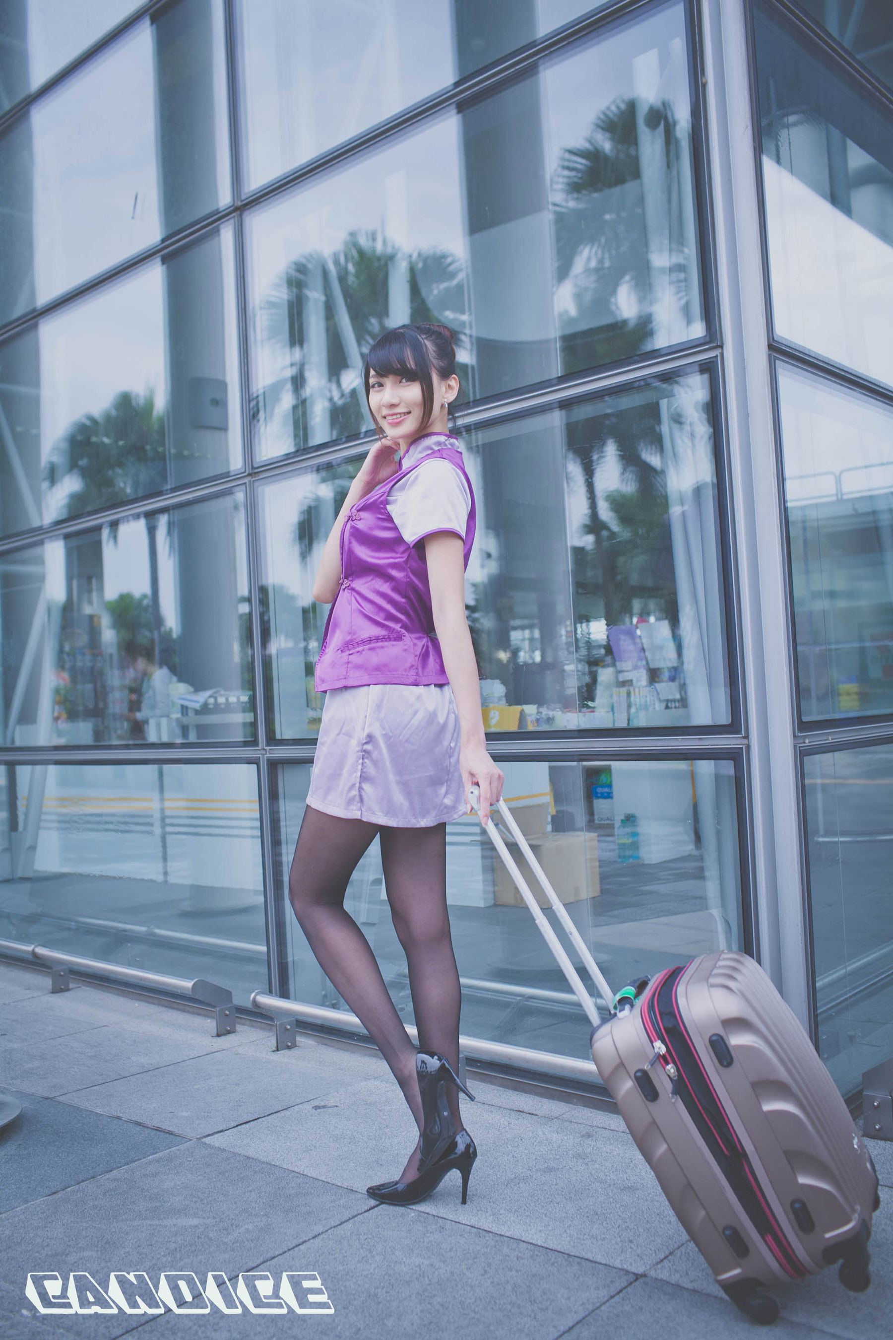 [台湾正妹] 蔡译心Candice《空姐黑丝街拍》_第3张