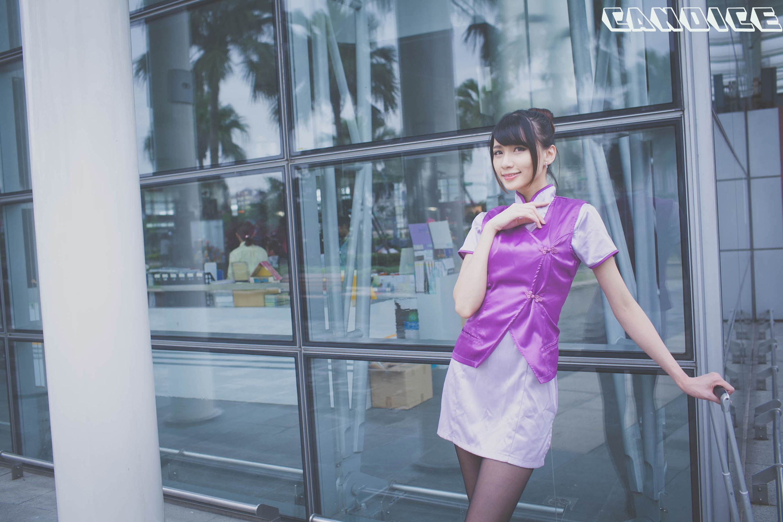 [台湾正妹] 蔡译心Candice《空姐黑丝街拍》_第4张
