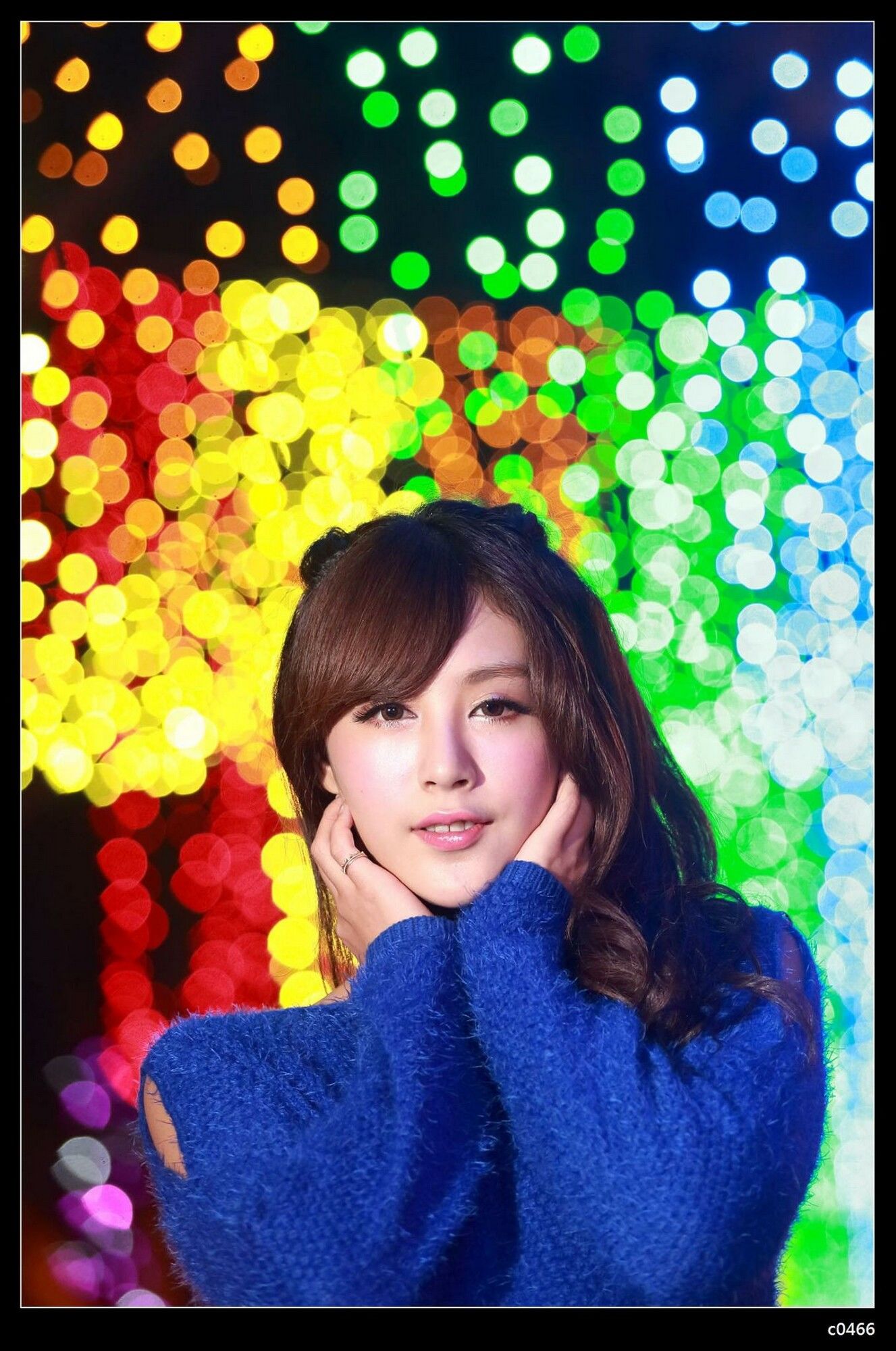 [台湾正妹] 夏晴Miso《圣诞夜黑丝街拍》_第3张