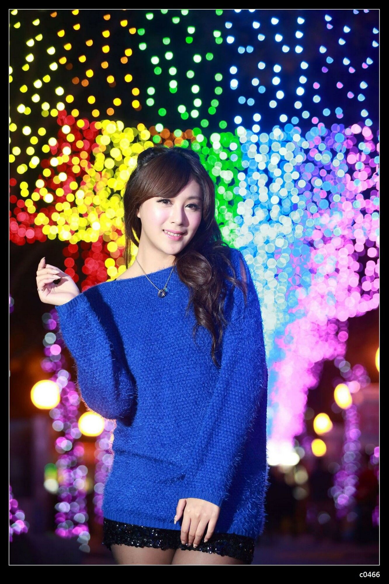 [台湾正妹] 夏晴Miso《圣诞夜黑丝街拍》_第5张