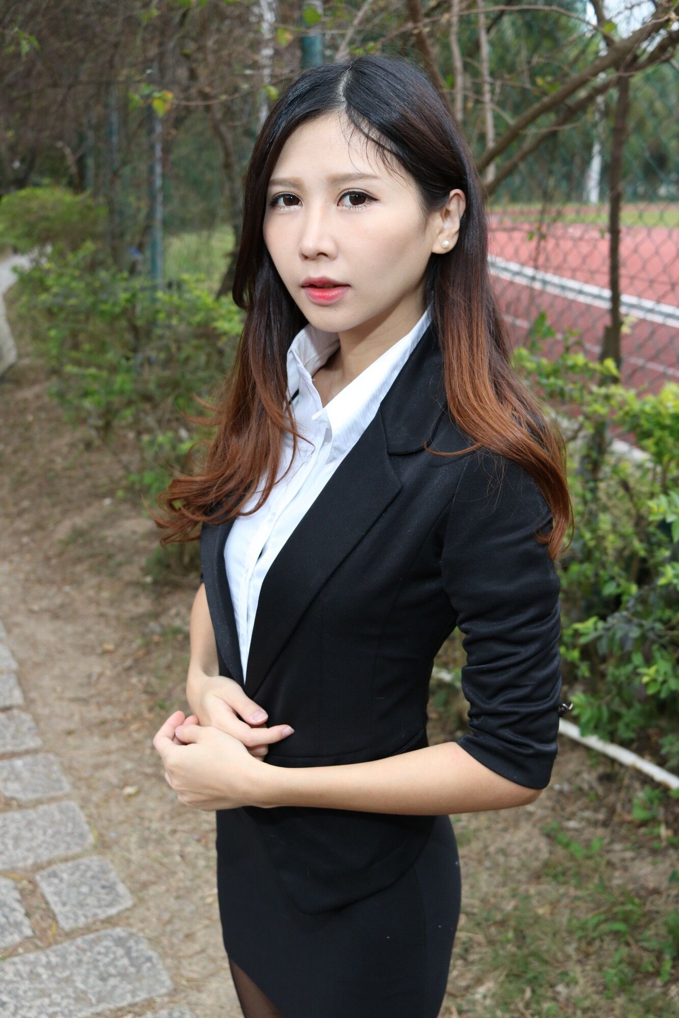 [台湾嫩模] Zooey《中文大學OL黑絲美腿》_第1张