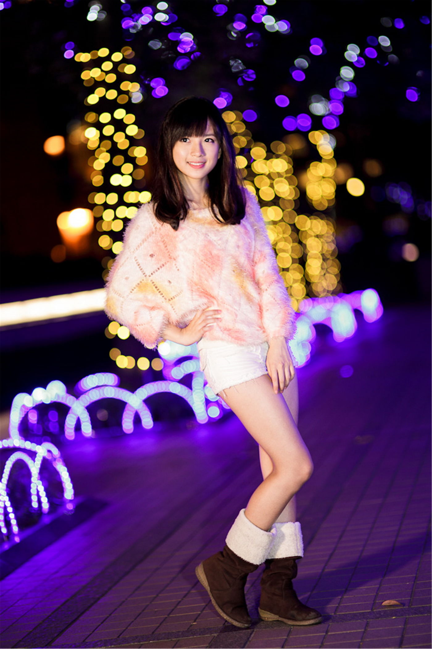 [台湾正妹] 虞成敬(小敬)《信義商區圣诞节夜拍》_第3张