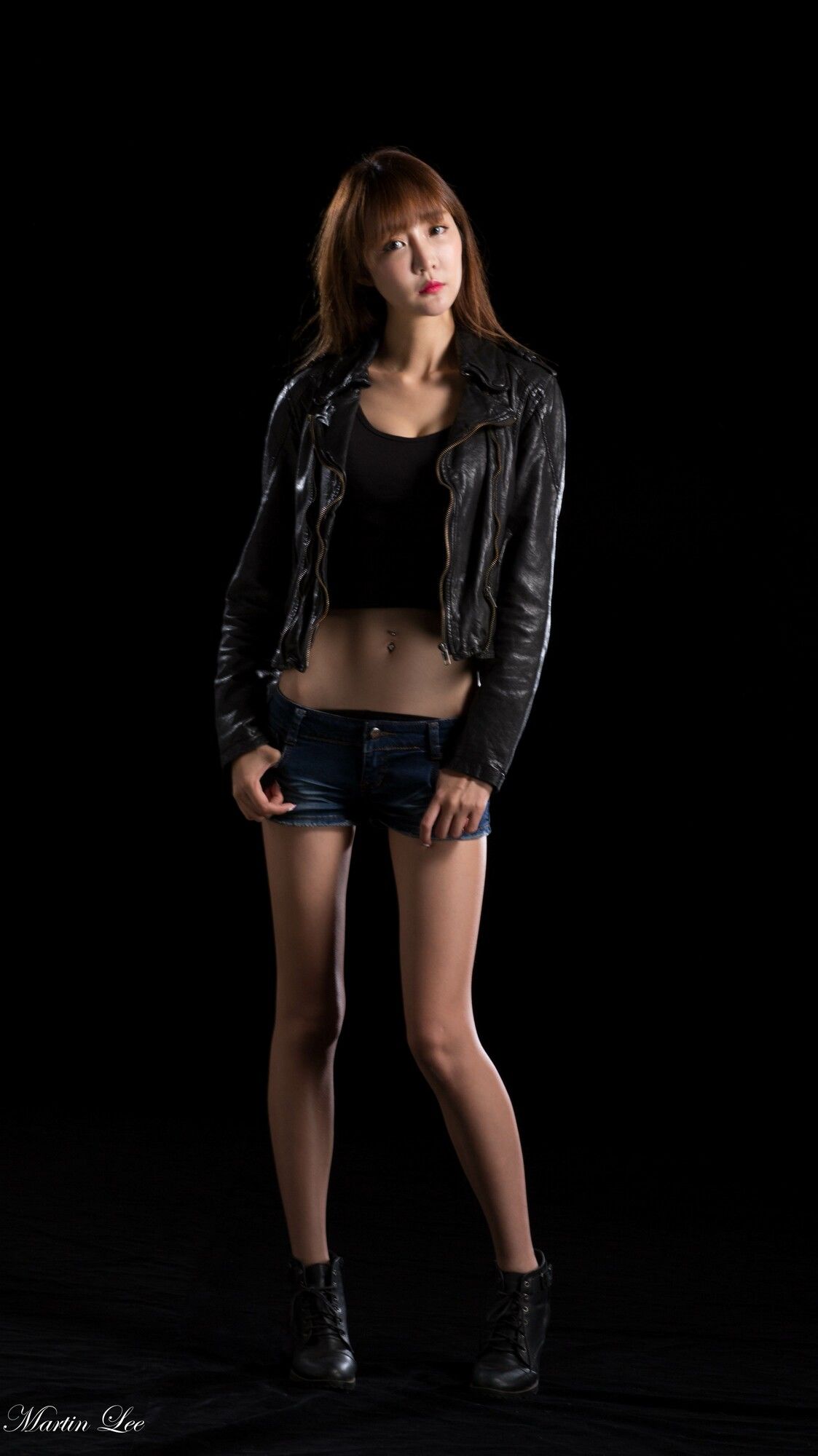 [台湾女神] 吕蔓《黑丝丽人 三套服装》_第3张