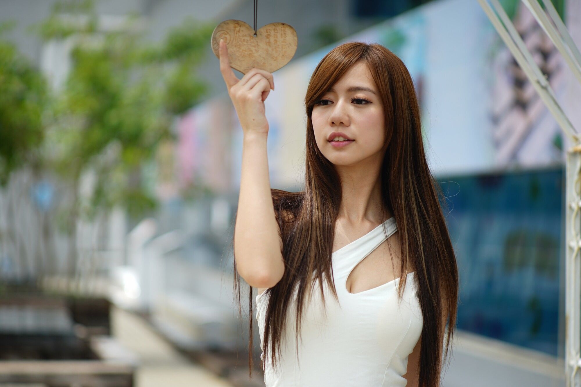 [台湾正妹] 张菁菁Arlena《烏日高鐵女孩～天桥美腿》_第3张