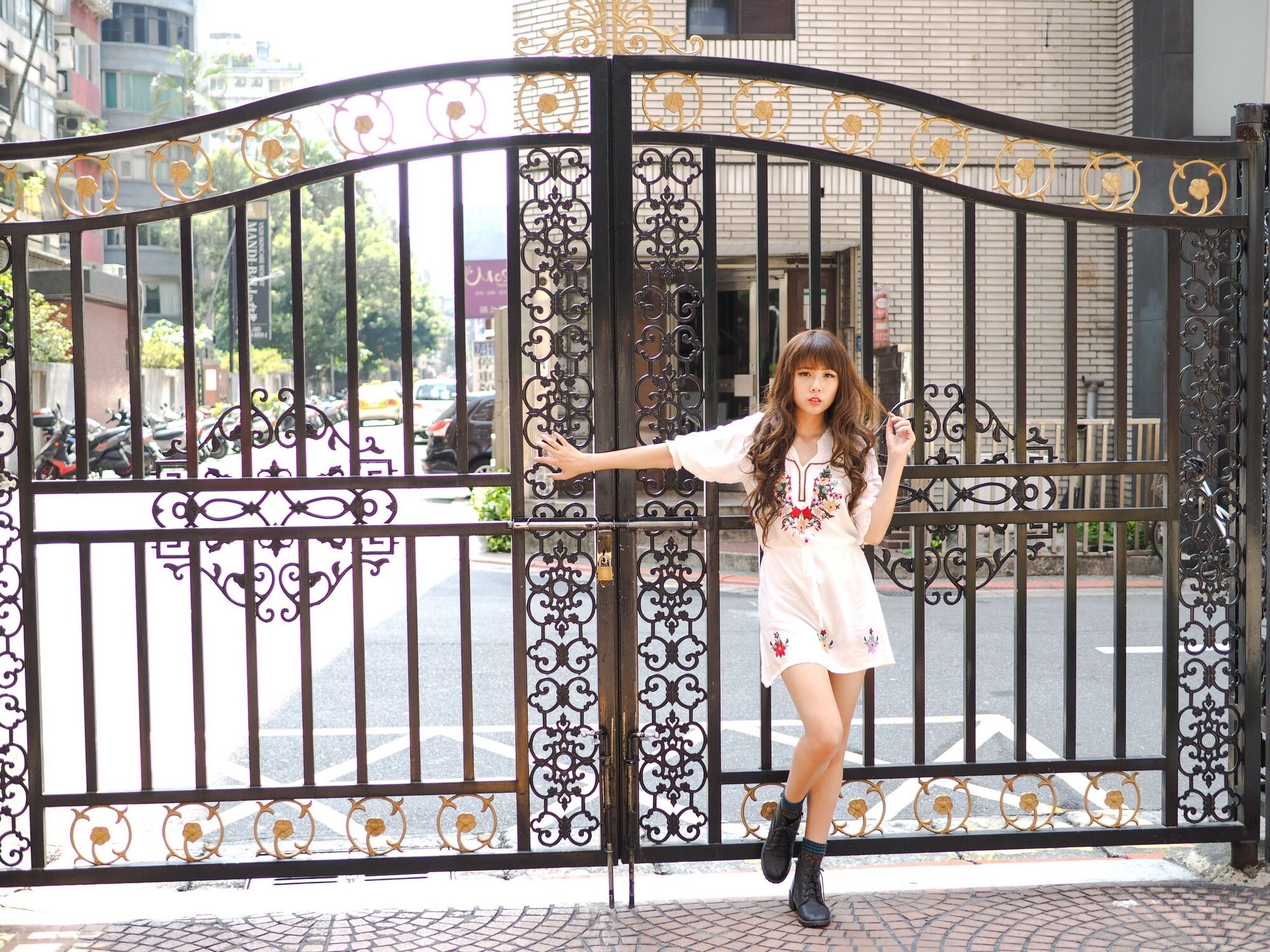 [台湾女神] 捲捲《東區街拍》_第1张