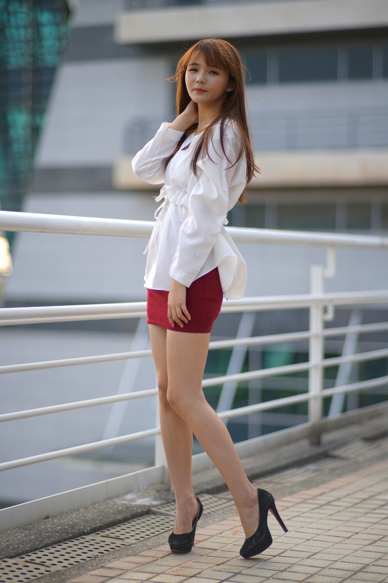 [台湾正妹] 苏郁媛《烏日高鐵～街拍包臀裙》_第3张