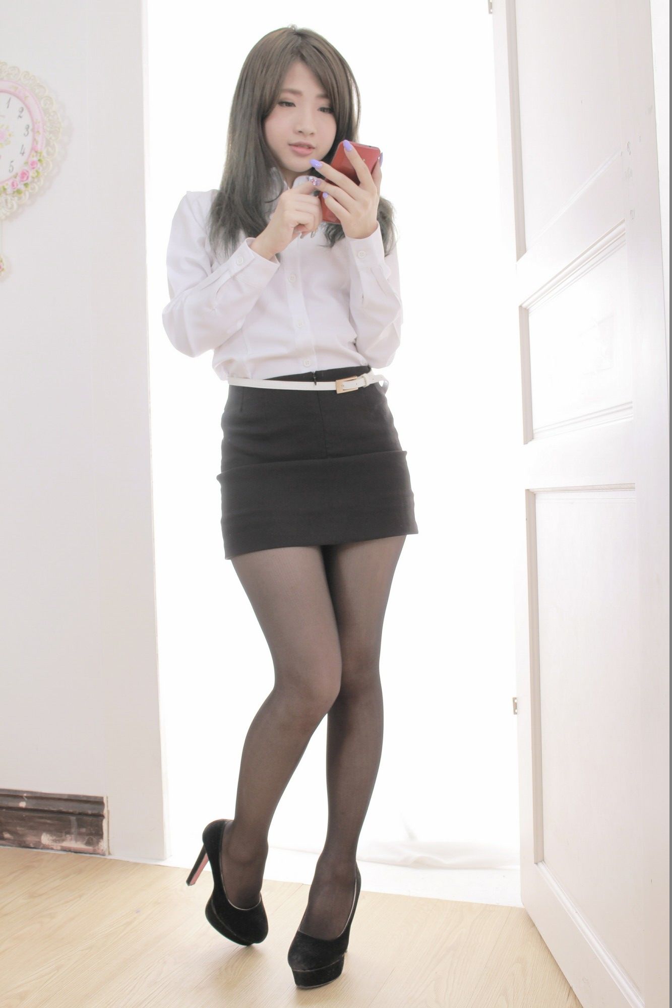 [台湾正妹] 胡安绮 - 米果OL棚拍_第5张