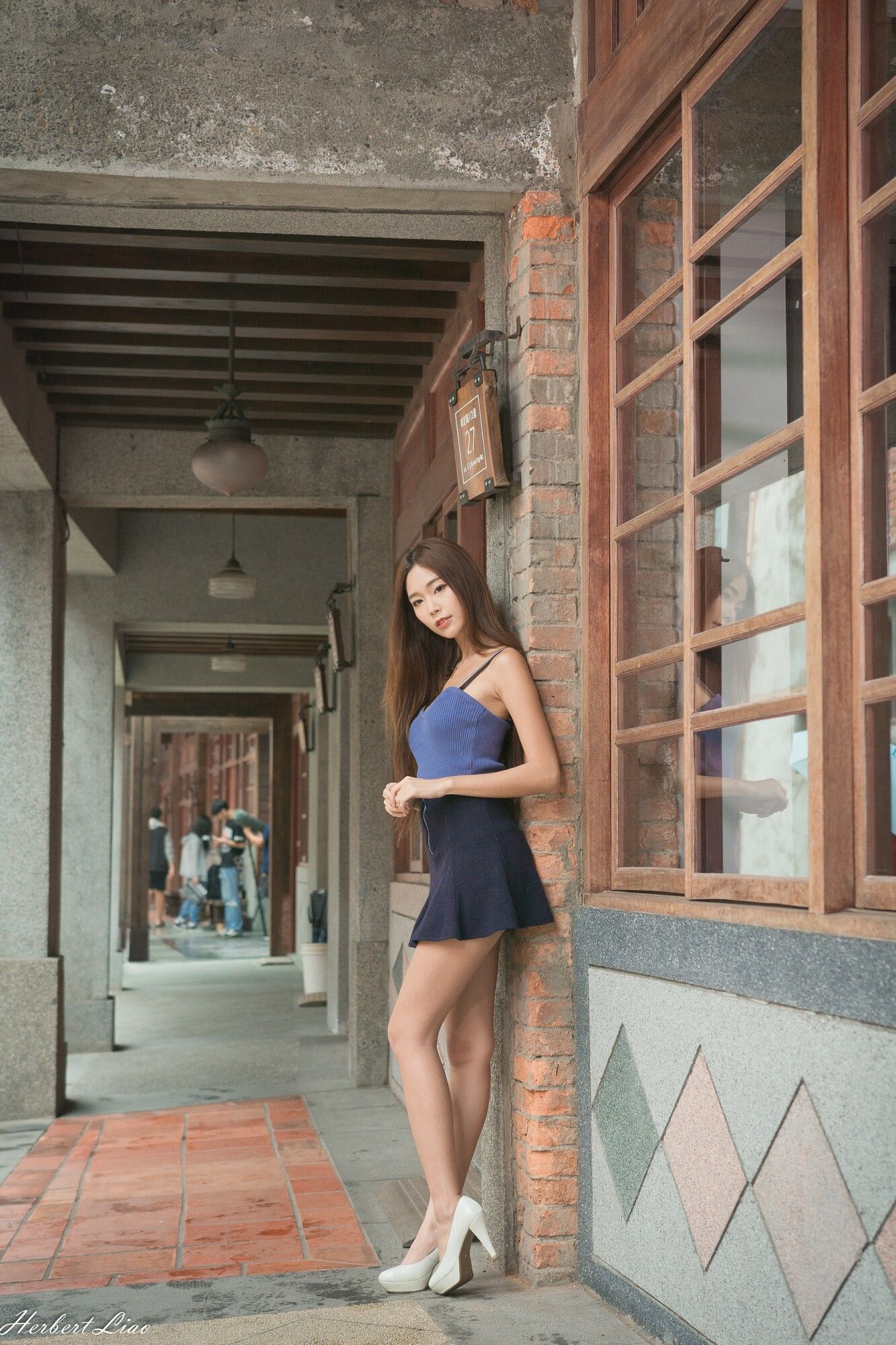 [台湾正妹] 黄上晏《剝皮寮~超短裙外拍》_第3张