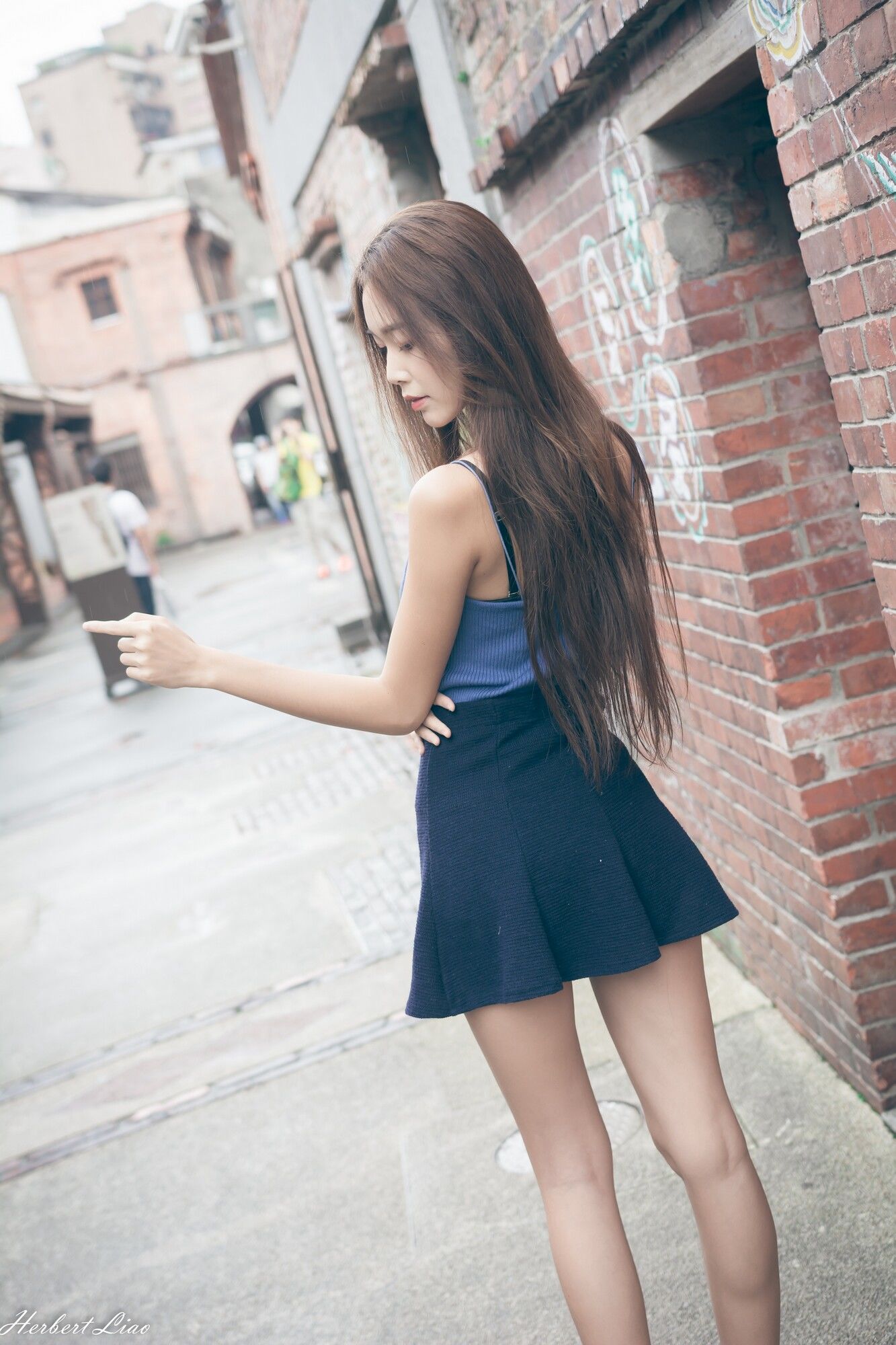[台湾正妹] 黄上晏《剝皮寮~超短裙外拍》_第4张