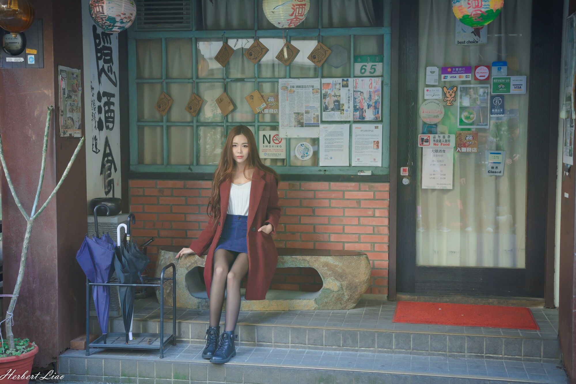 [台湾正妹] 黄上晏《古亭站周邊~风衣正妹》_第1张