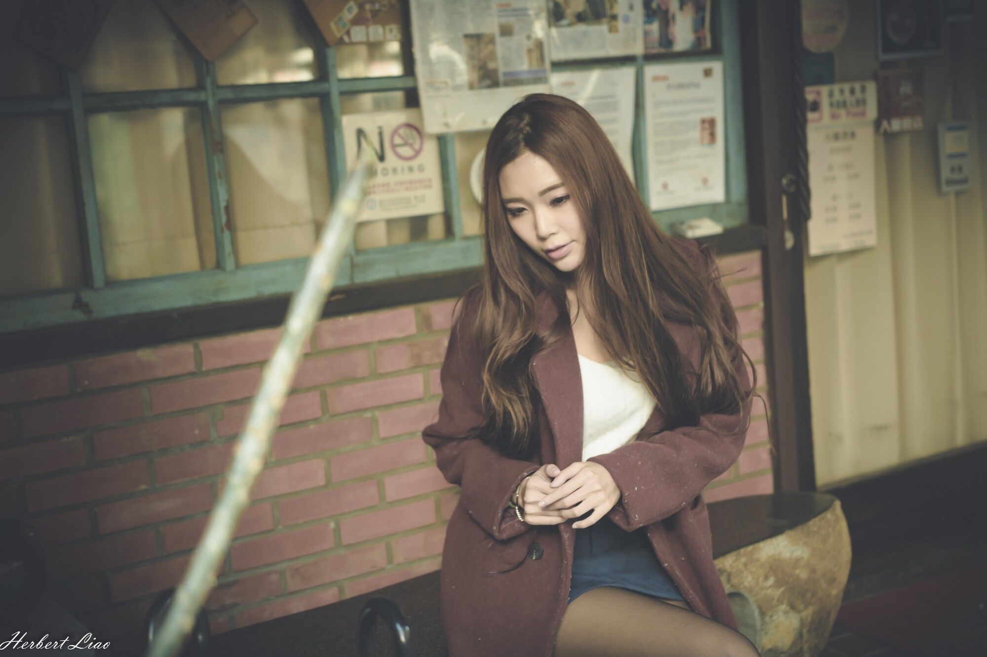 [台湾正妹] 黄上晏《古亭站周邊~风衣正妹》_第4张