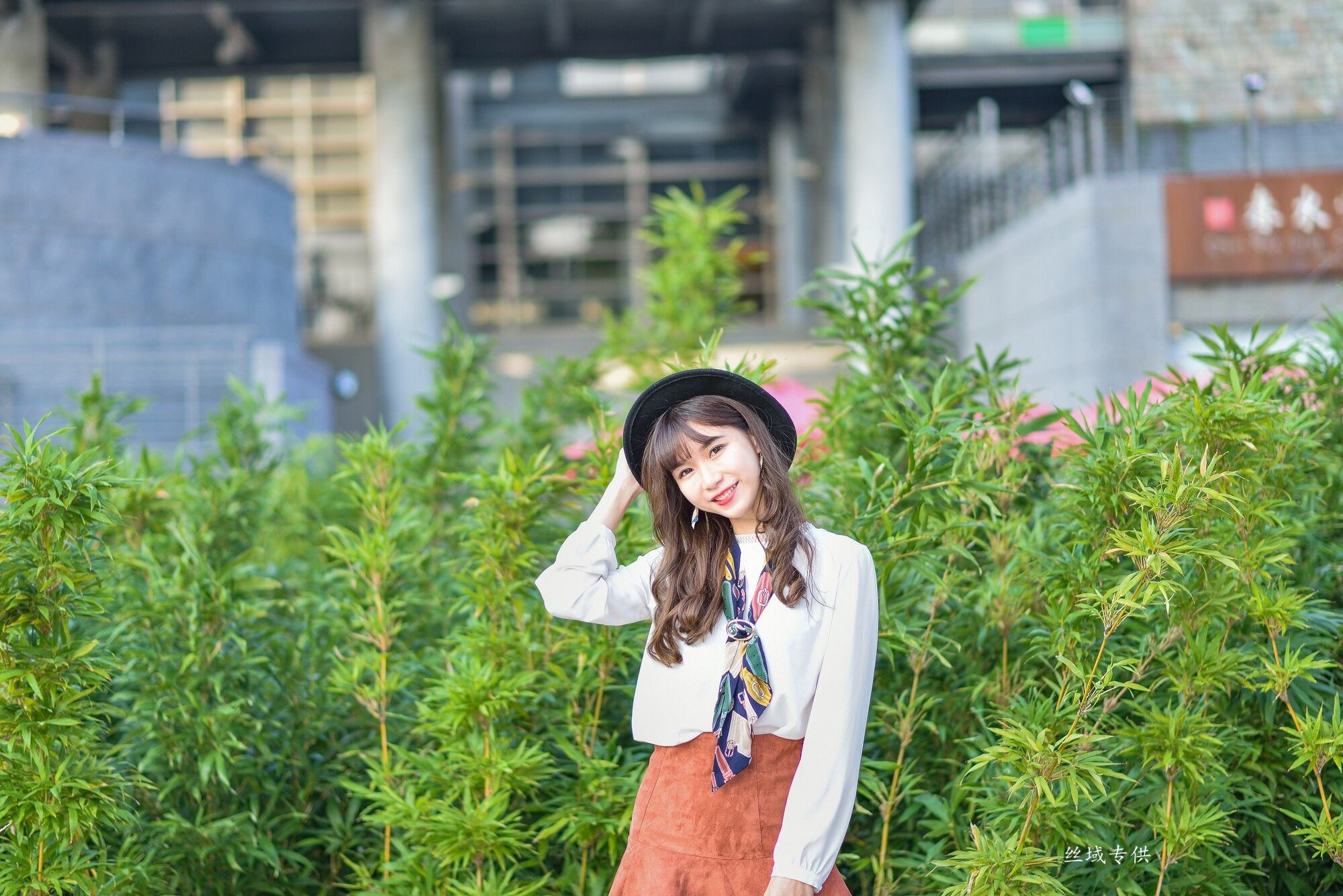 [台湾正妹] 題題 國美館.時裝 黑丝小妹短裙街拍_第3张