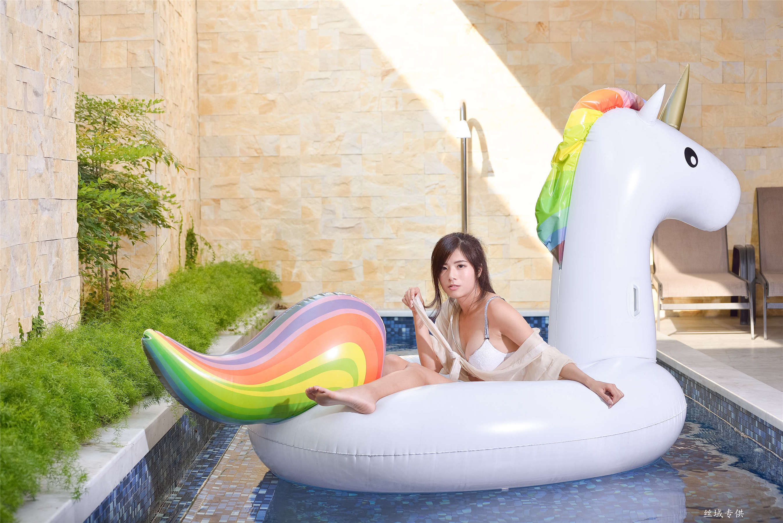 [台湾正妹] 方唯真 性感.芭蕾城市渡假旅店 床拍_第5张