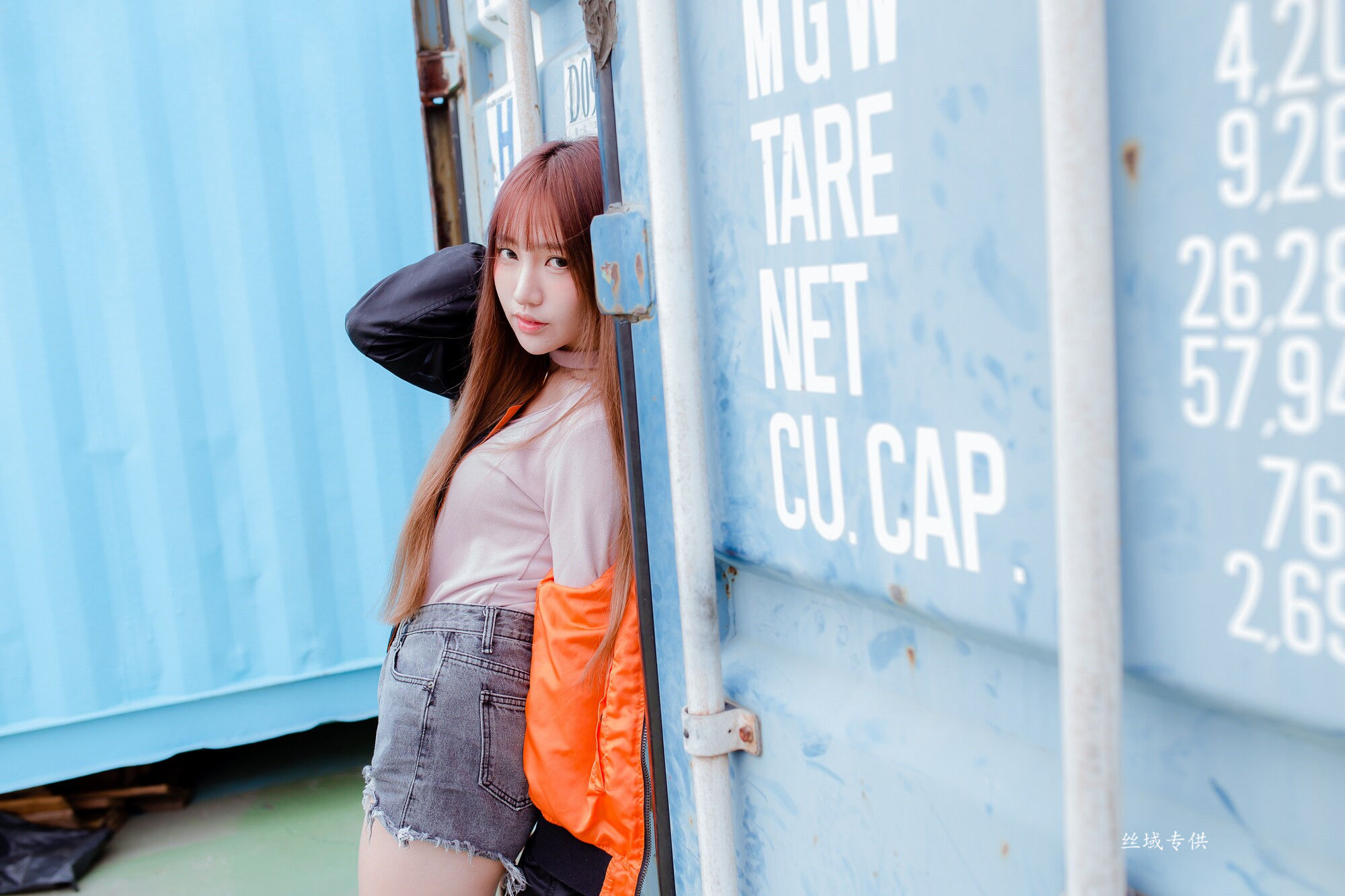 [台湾正妹] 比比 长靴热裤_第1张