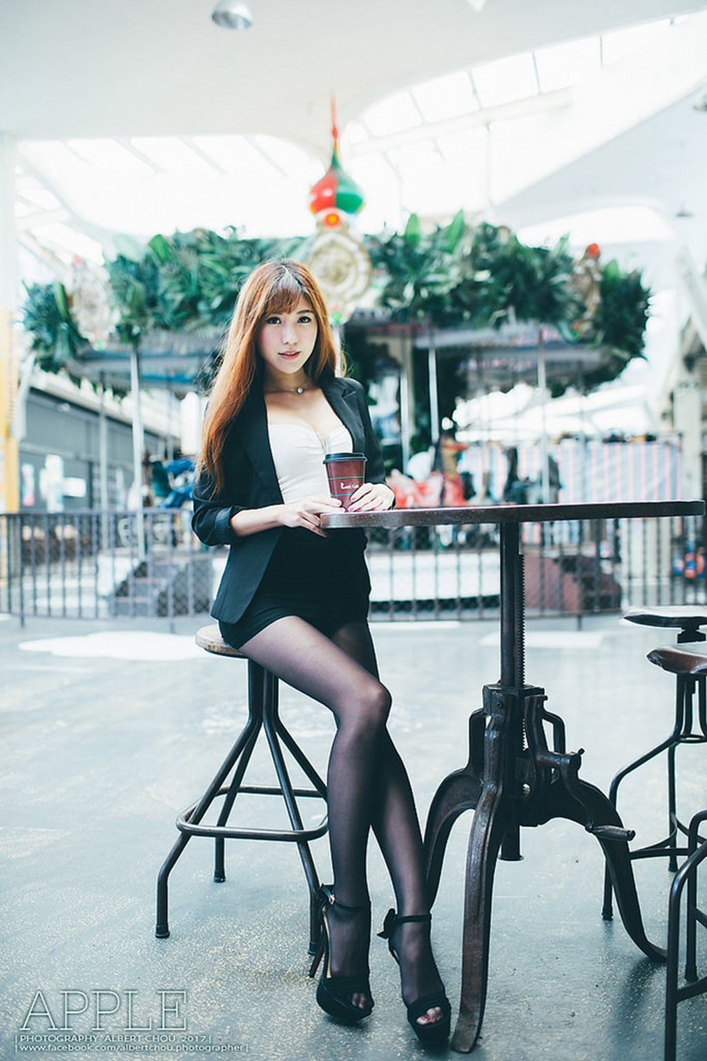 [台湾女神]  张闵净(小净) - 黑丝OL街拍女神_第3张