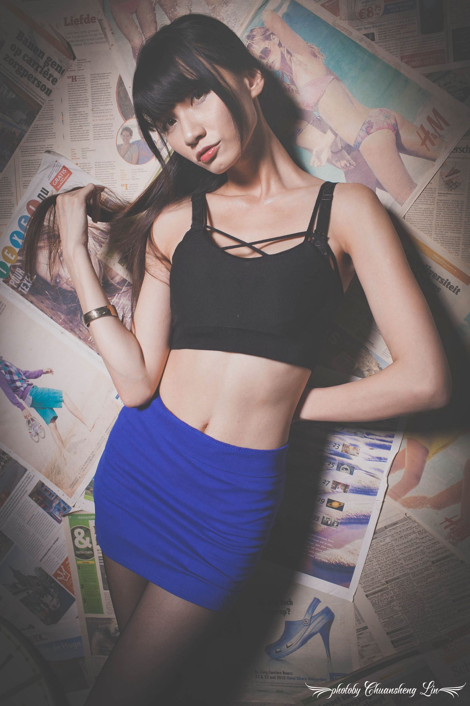 [台湾女神]  蔡译心Candice - 黑丝+蓝色包臀裙美腿写真_第3张