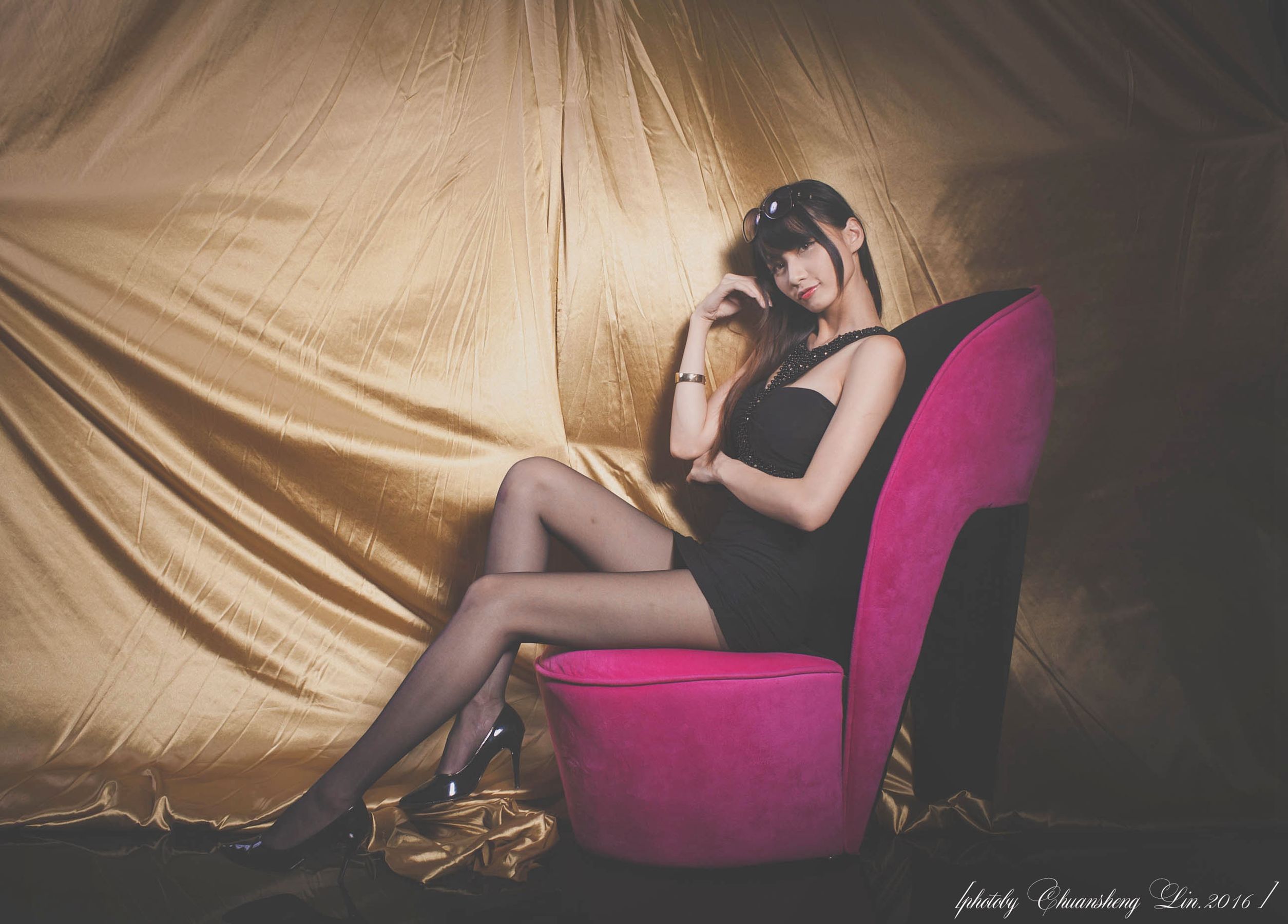 [台湾女神]  蔡译心Candice - 黑丝眼镜女郎_第4张