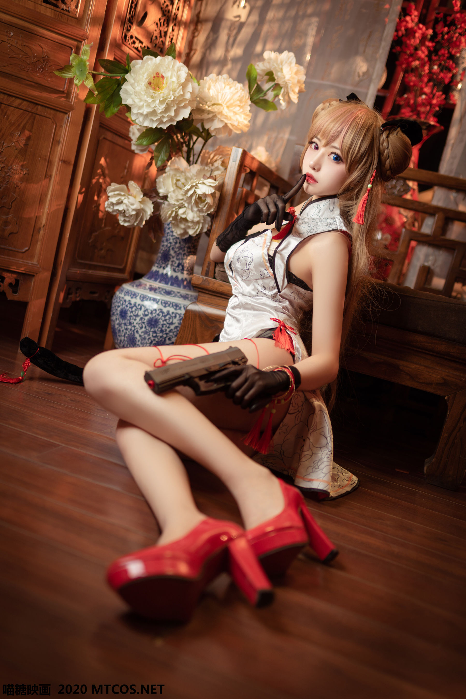 [喵糖映画] HML.011 小鹿鹿 蜂糖花旗袍_第1张