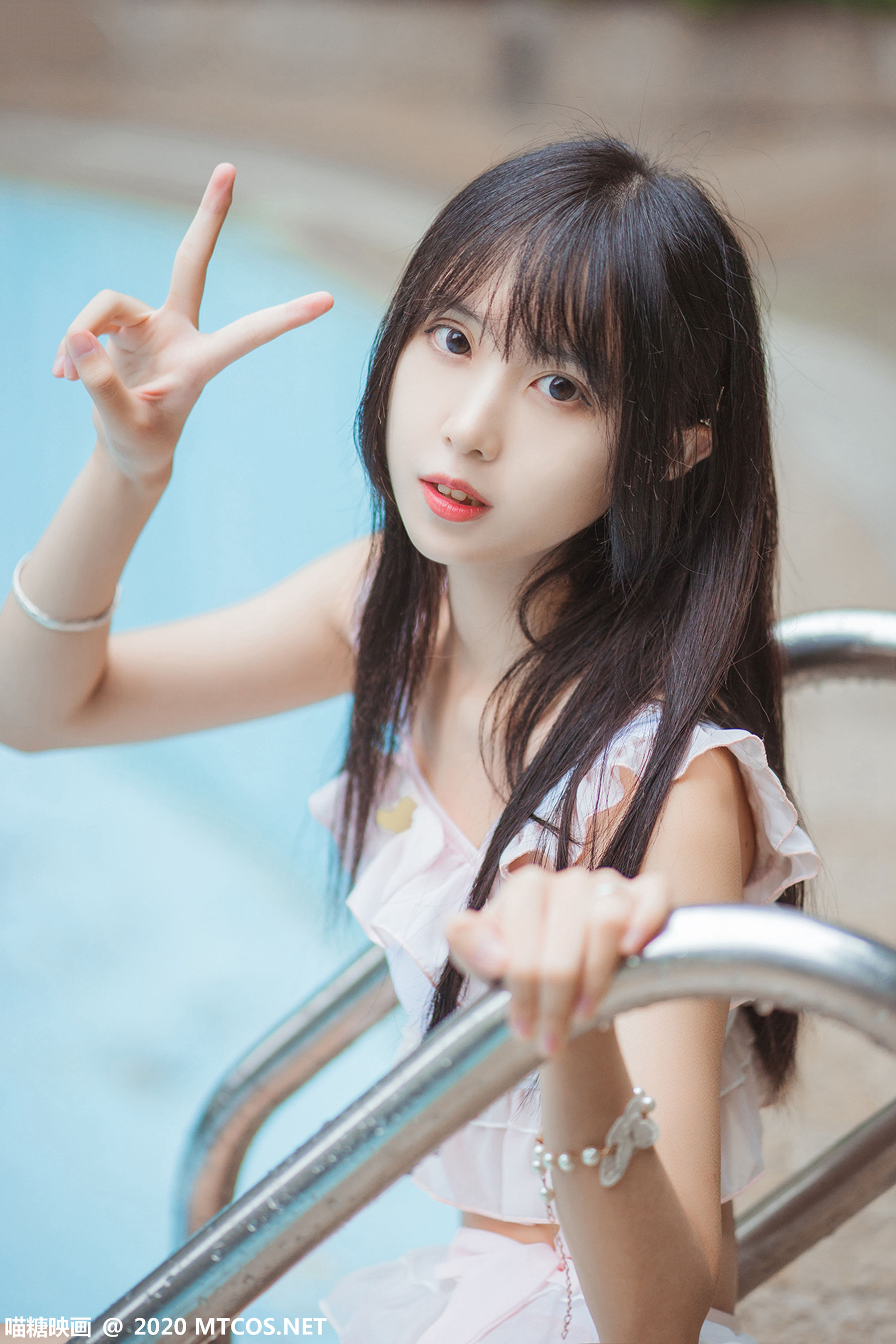 [喵糖映画] VOL.312 萌芽儿o0 泳池萌妹_第1张