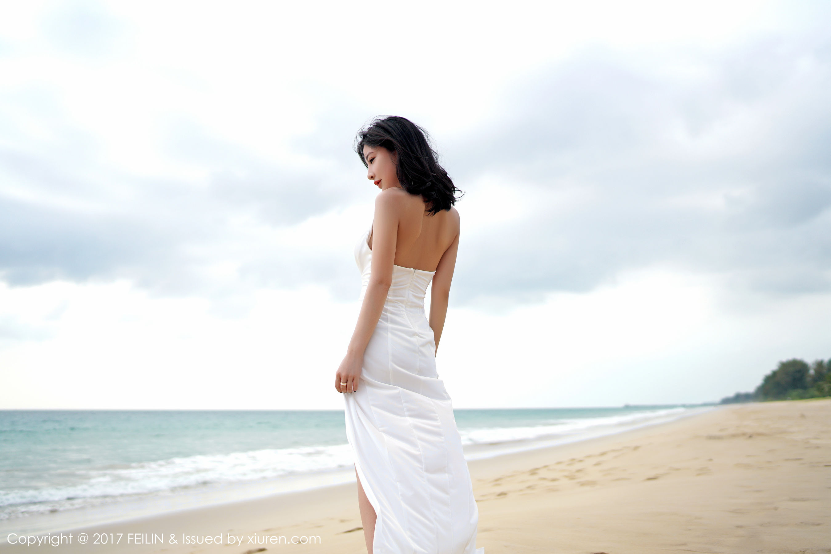 施忆佳KITTY《2套比基尼+长裙》 [嗲囡囡FEILIN] VOL.092_第3张