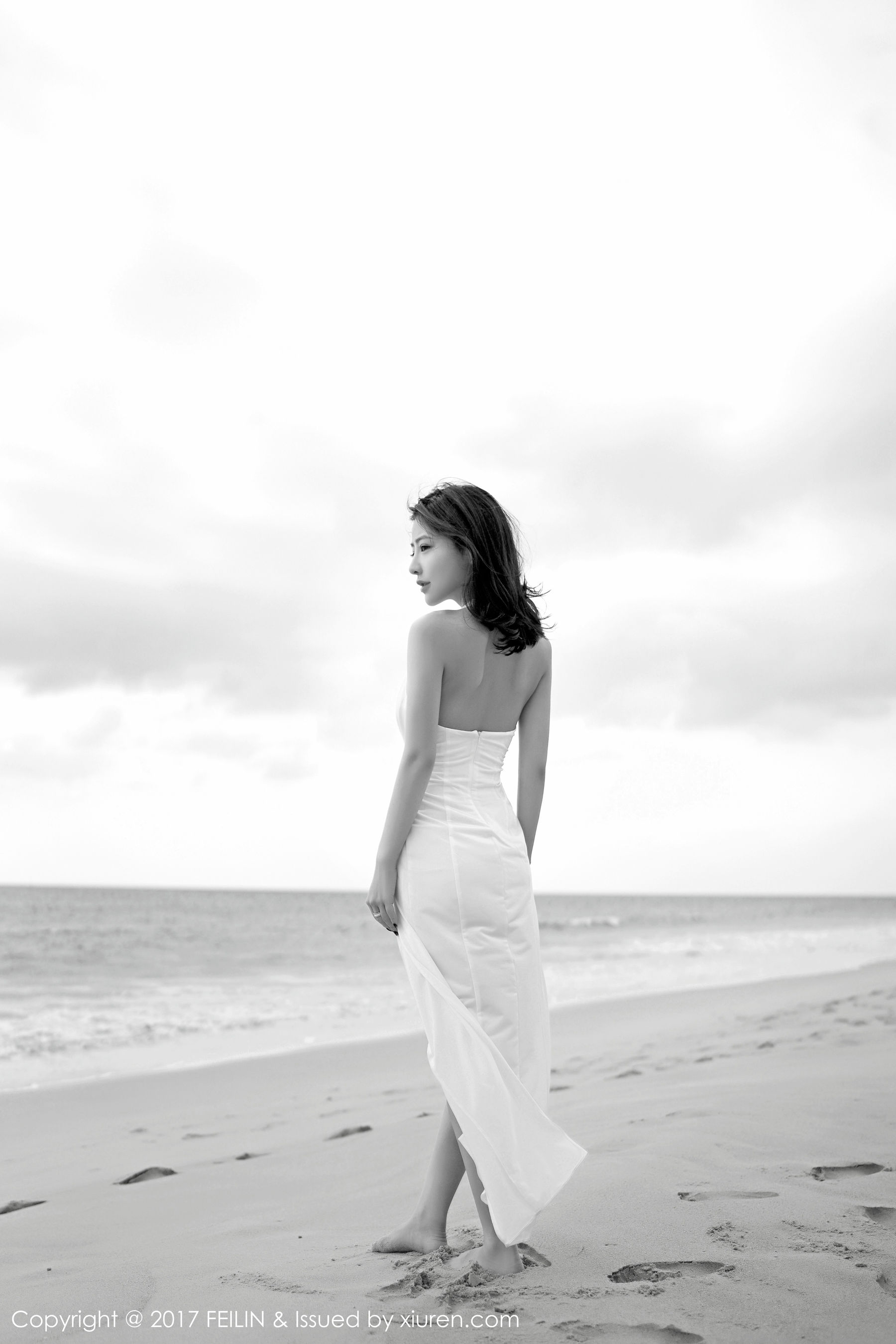 施忆佳KITTY《2套比基尼+长裙》 [嗲囡囡FEILIN] VOL.092_第4张