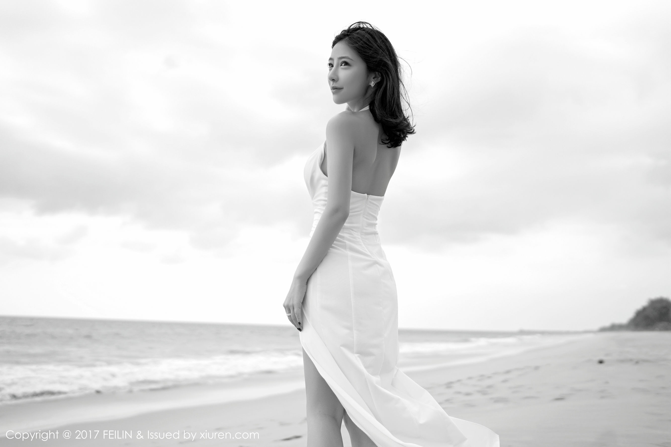 施忆佳KITTY《2套比基尼+长裙》 [嗲囡囡FEILIN] VOL.092_第5张