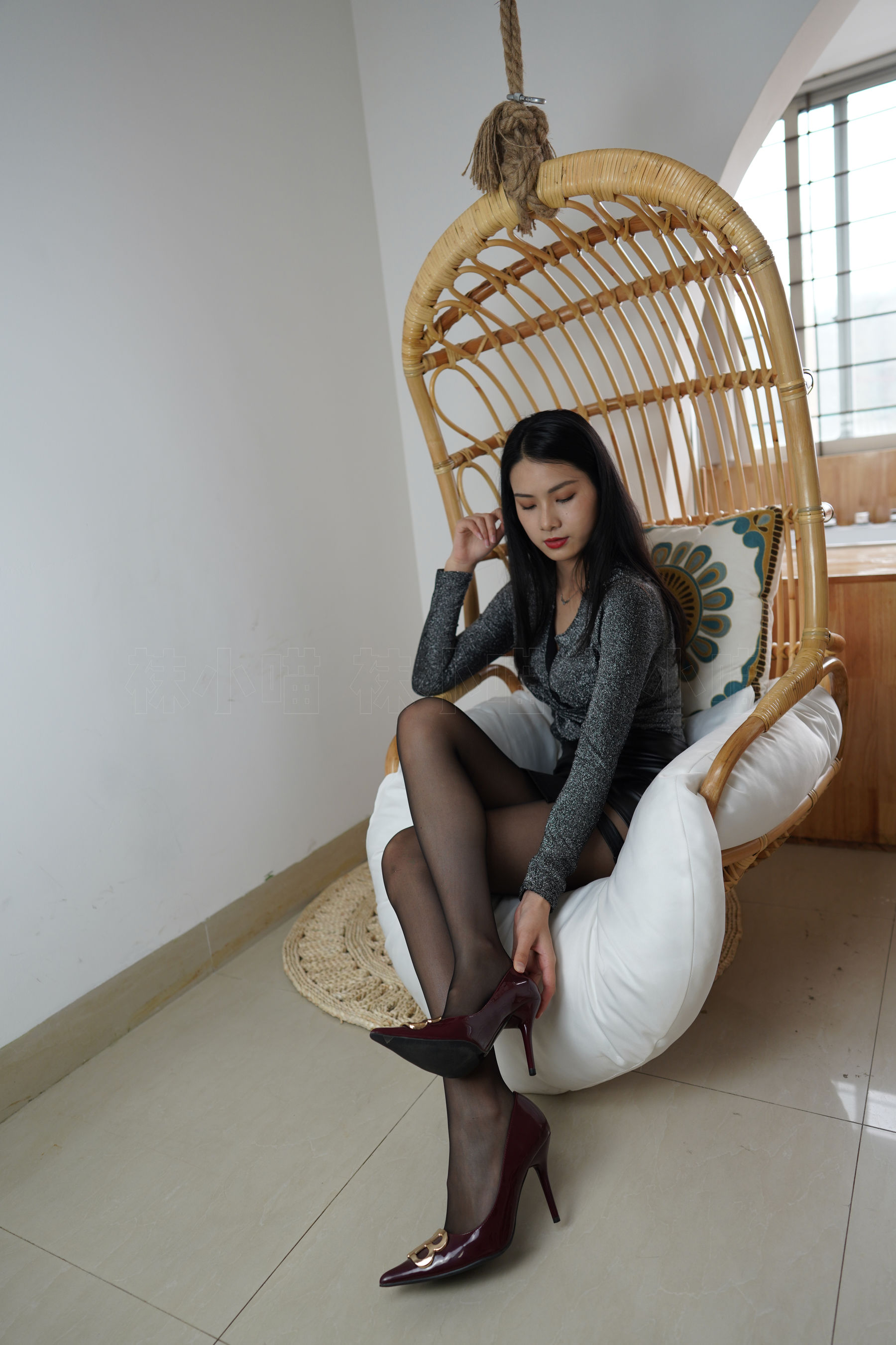 [壹吻映画] YW025 梦梦 《黑色的》_第4张