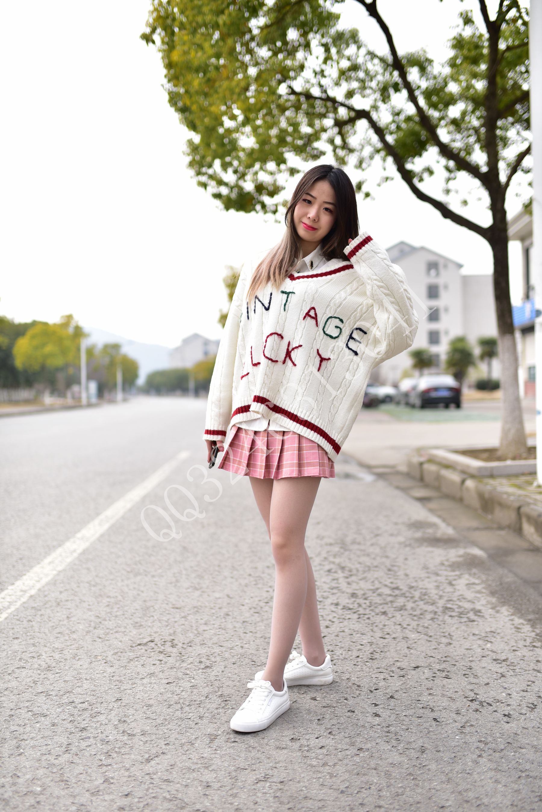 [大生模拍] No.051 学妹 灰丝学妹_第1张