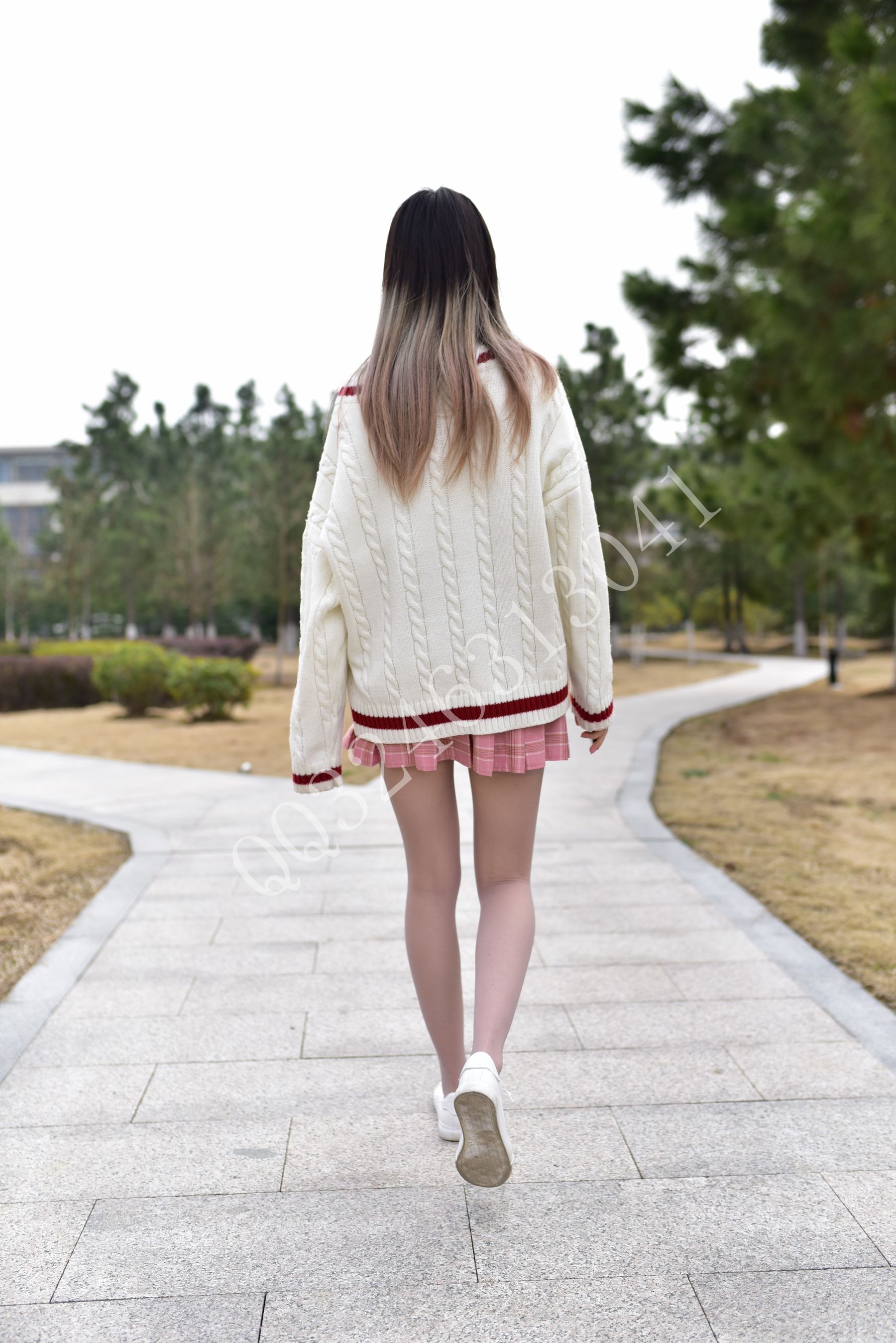 [大生模拍] No.051 学妹 灰丝学妹_第3张