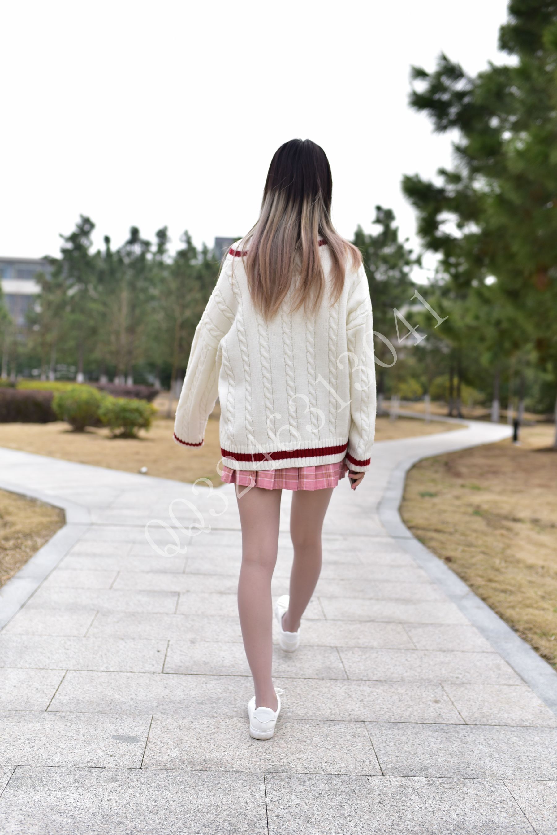 [大生模拍] No.051 学妹 灰丝学妹_第4张